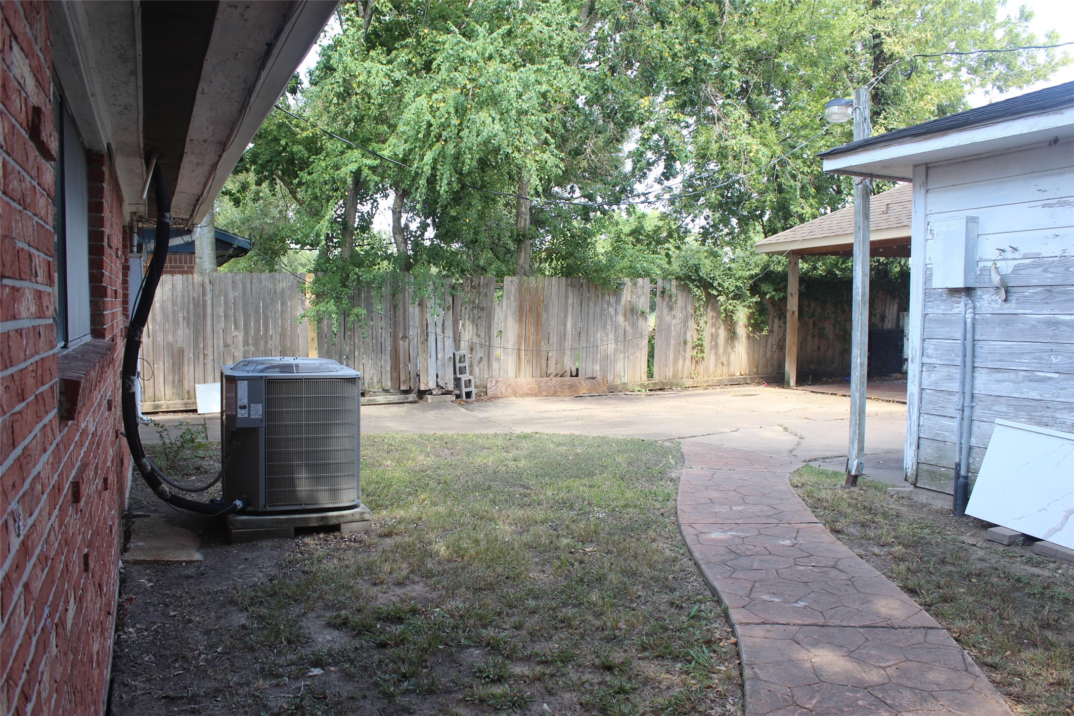 520 Westside Court Property Photo 5