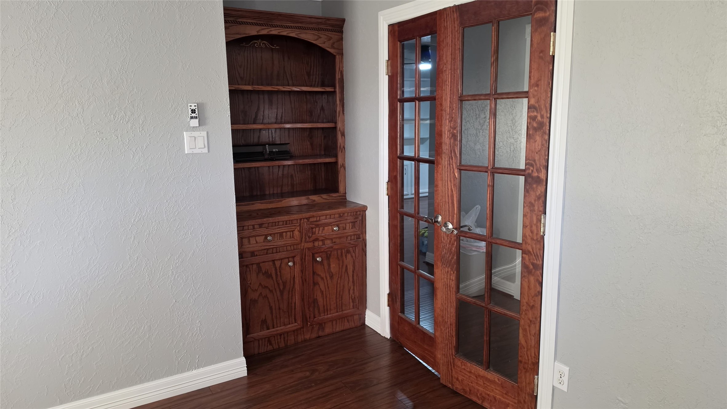 520 Westside Court Property Photo 17