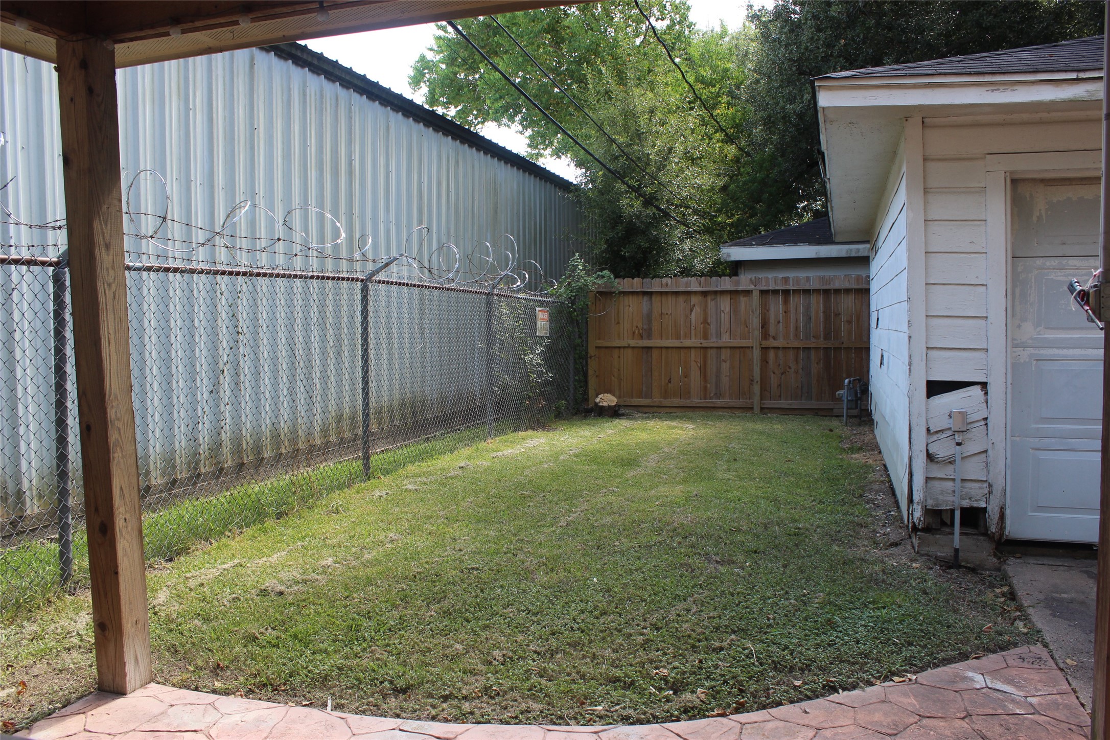 520 Westside Court Property Photo 31