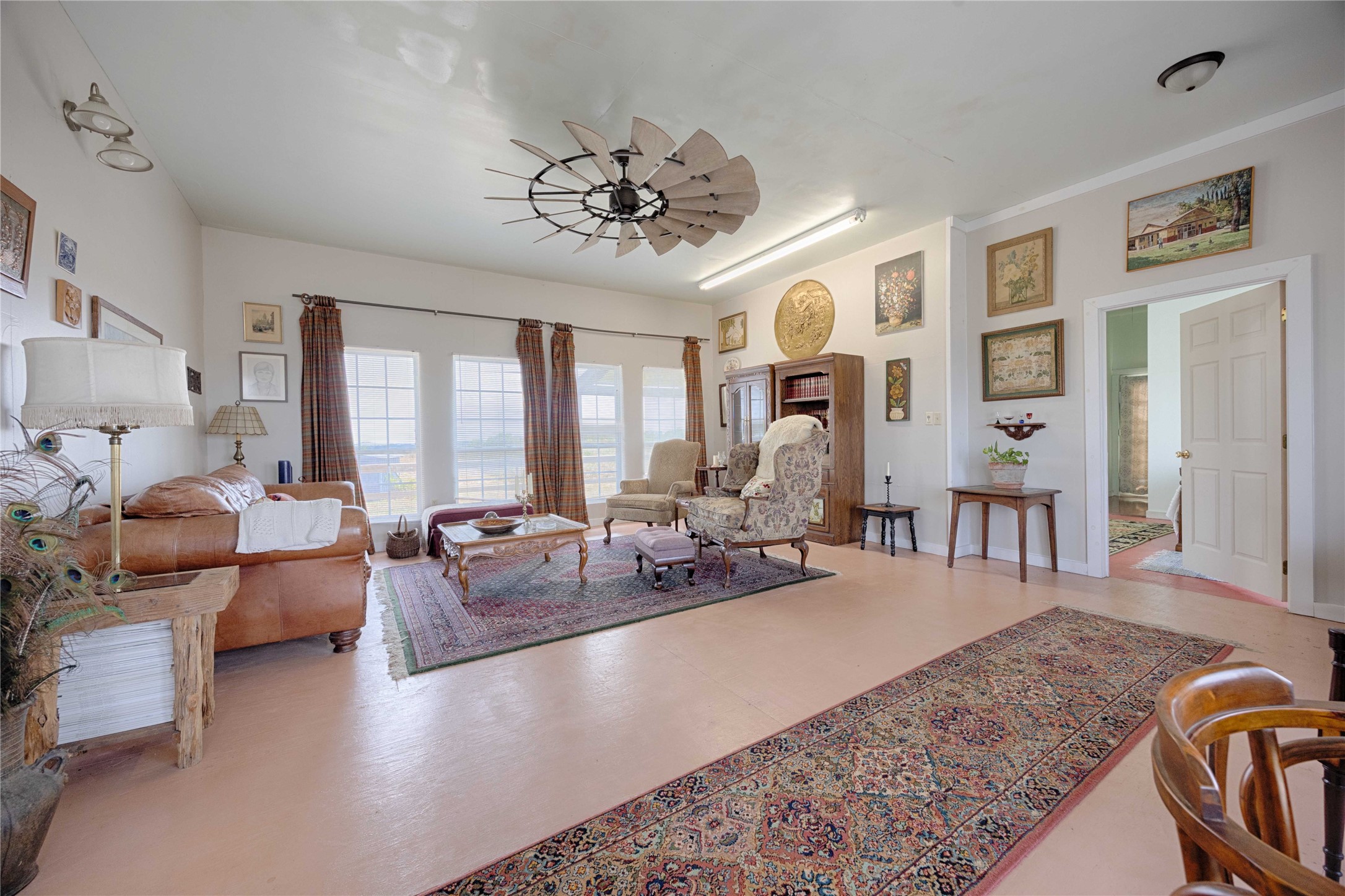 398 County Road 264 Property Photo 14