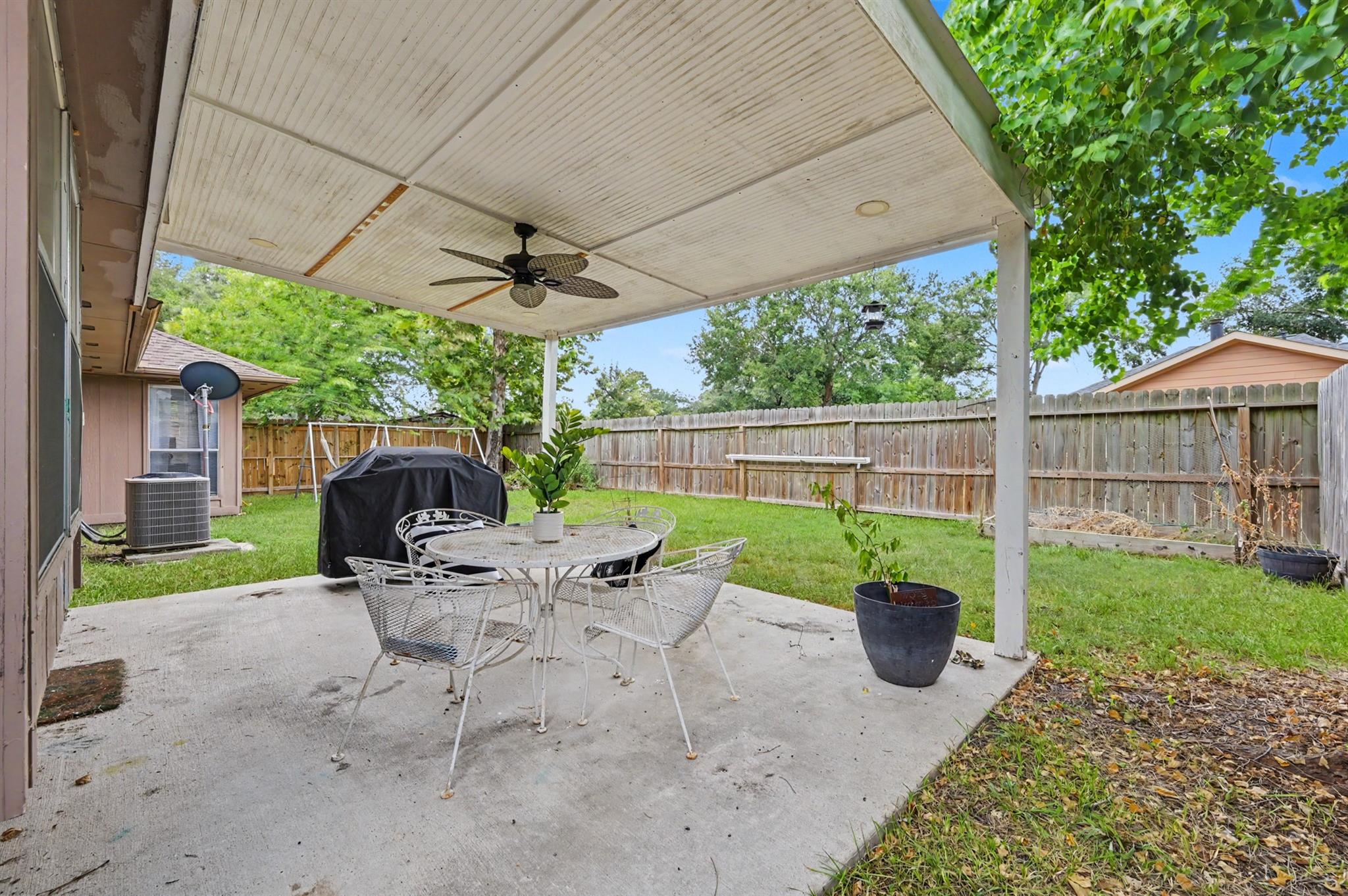 5226 Clarkston Lane Property Photo 4
