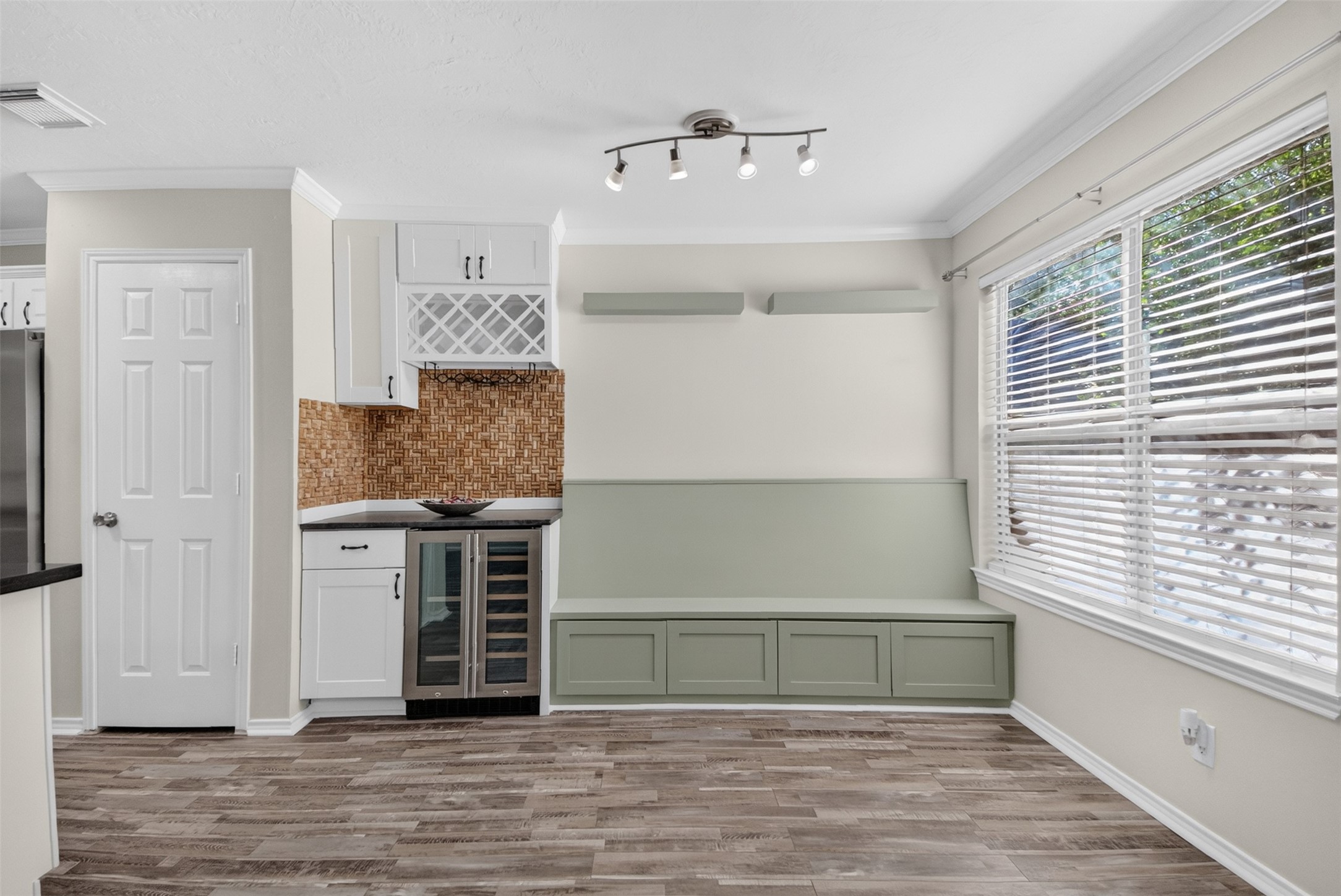 38 Wineberry Place Property Photo 6