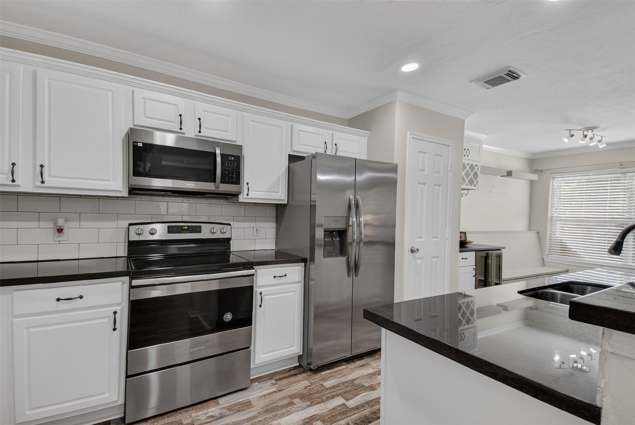 38 Wineberry Place Property Photo 7