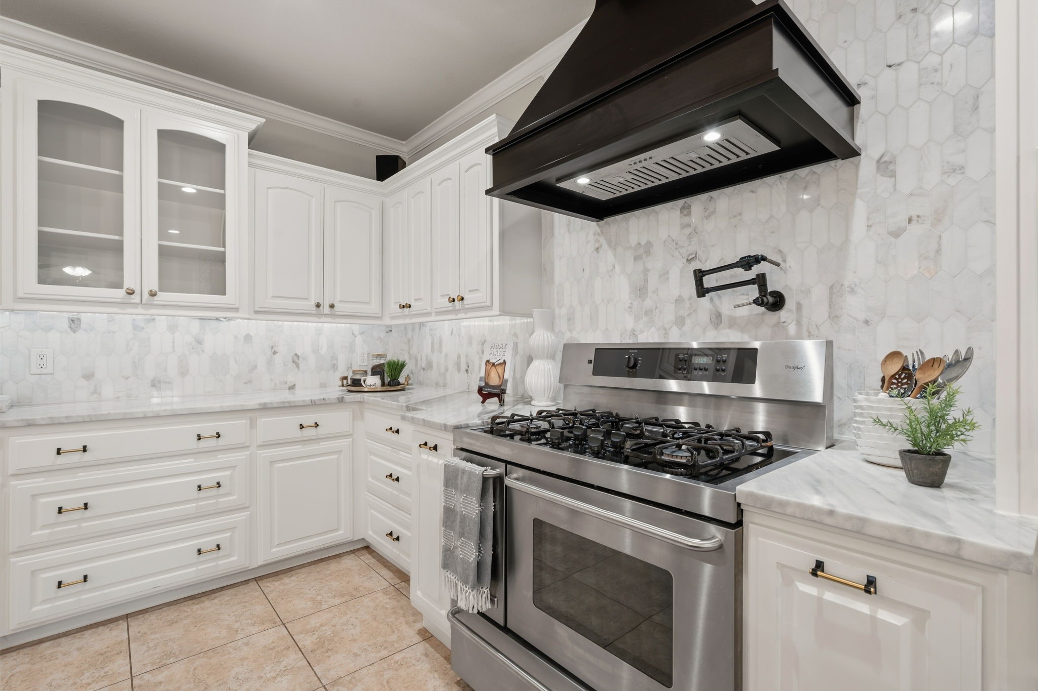13907 Jbk Memorial Drive Property Photo 10