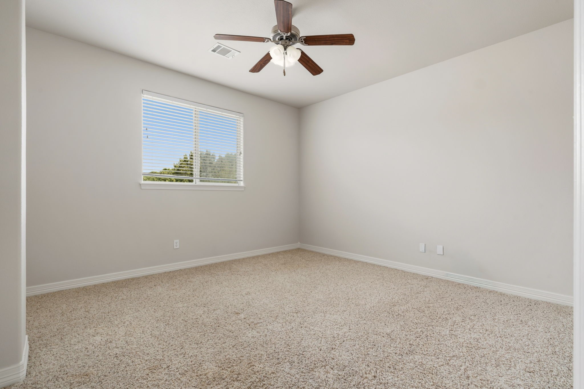 13907 Jbk Memorial Drive Property Photo 22