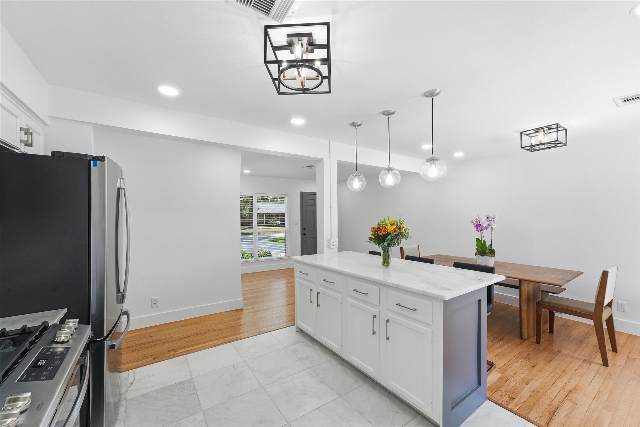 2014 Woodcrest Drive Property Photo 8