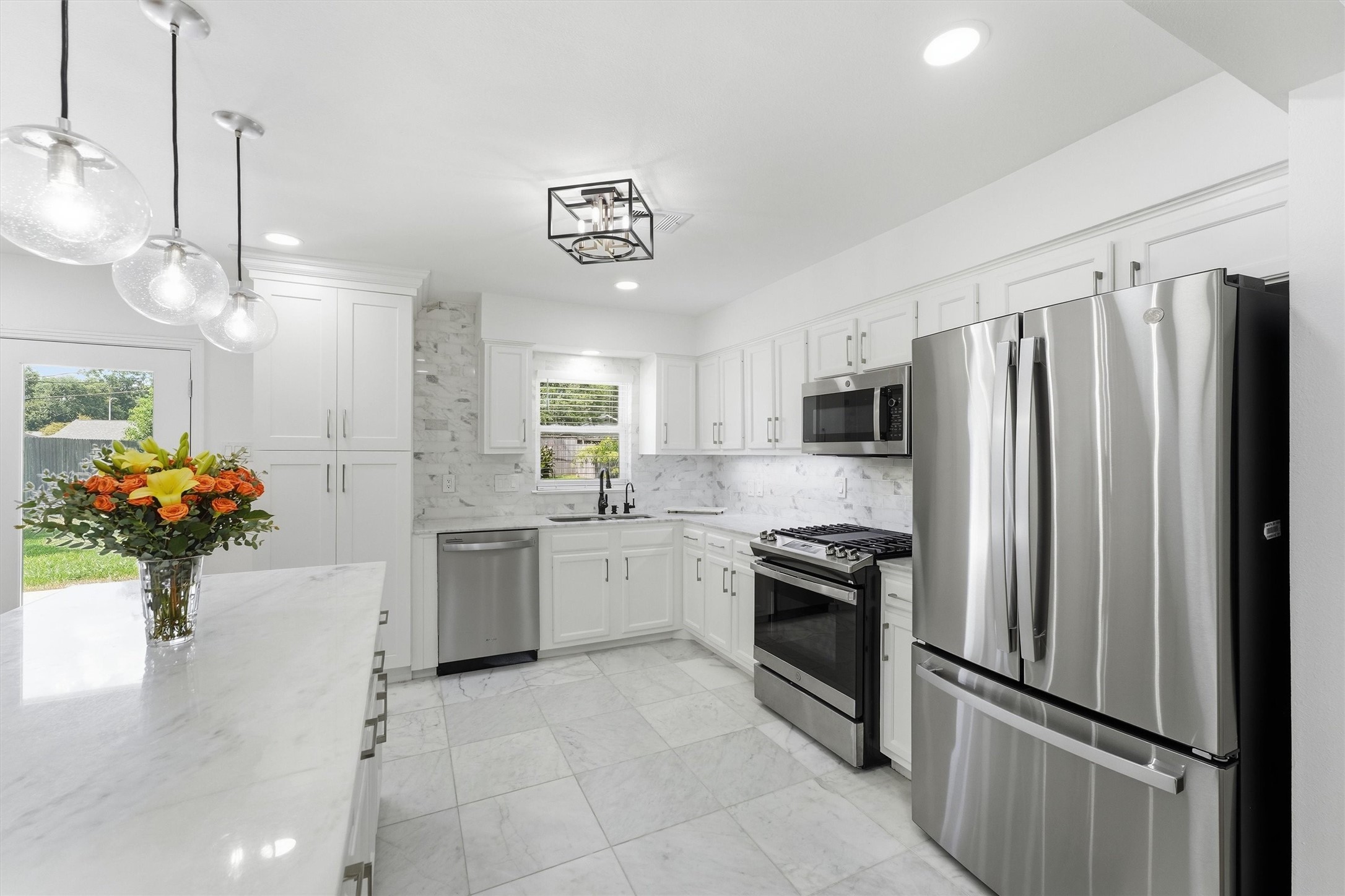 2014 Woodcrest Drive Property Photo 9