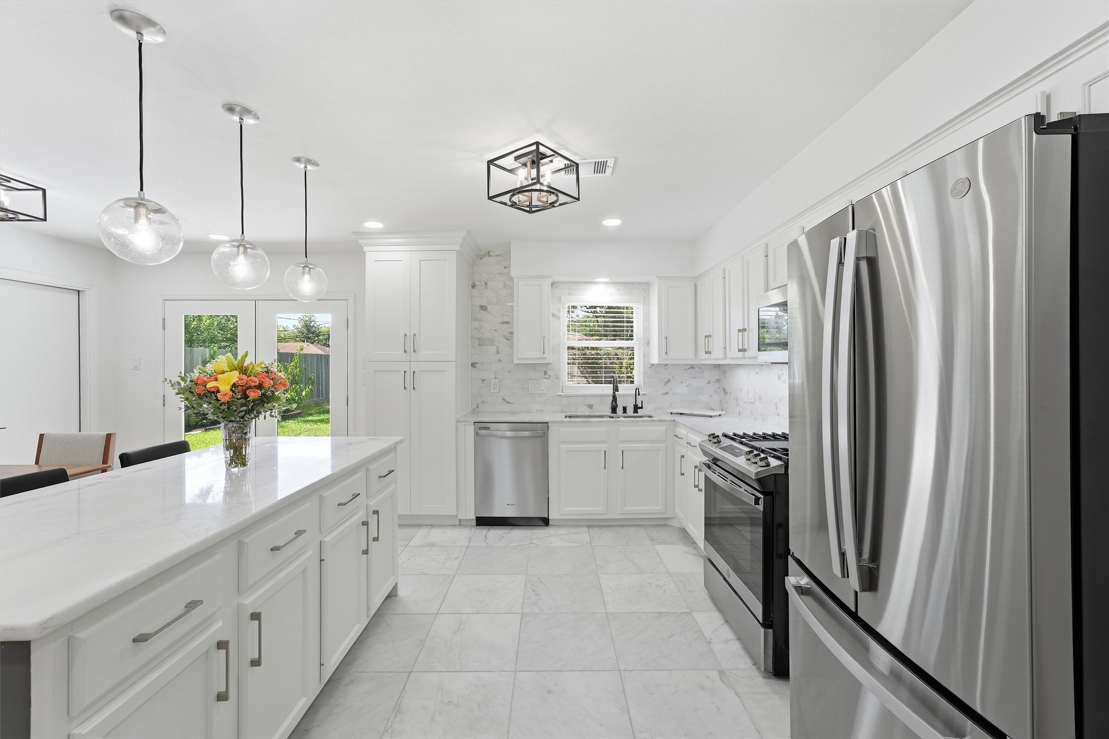 2014 Woodcrest Drive Property Photo 10