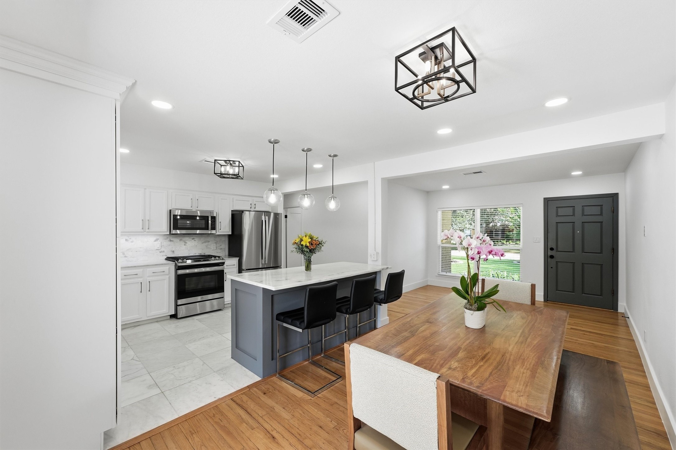 2014 Woodcrest Drive Property Photo 11