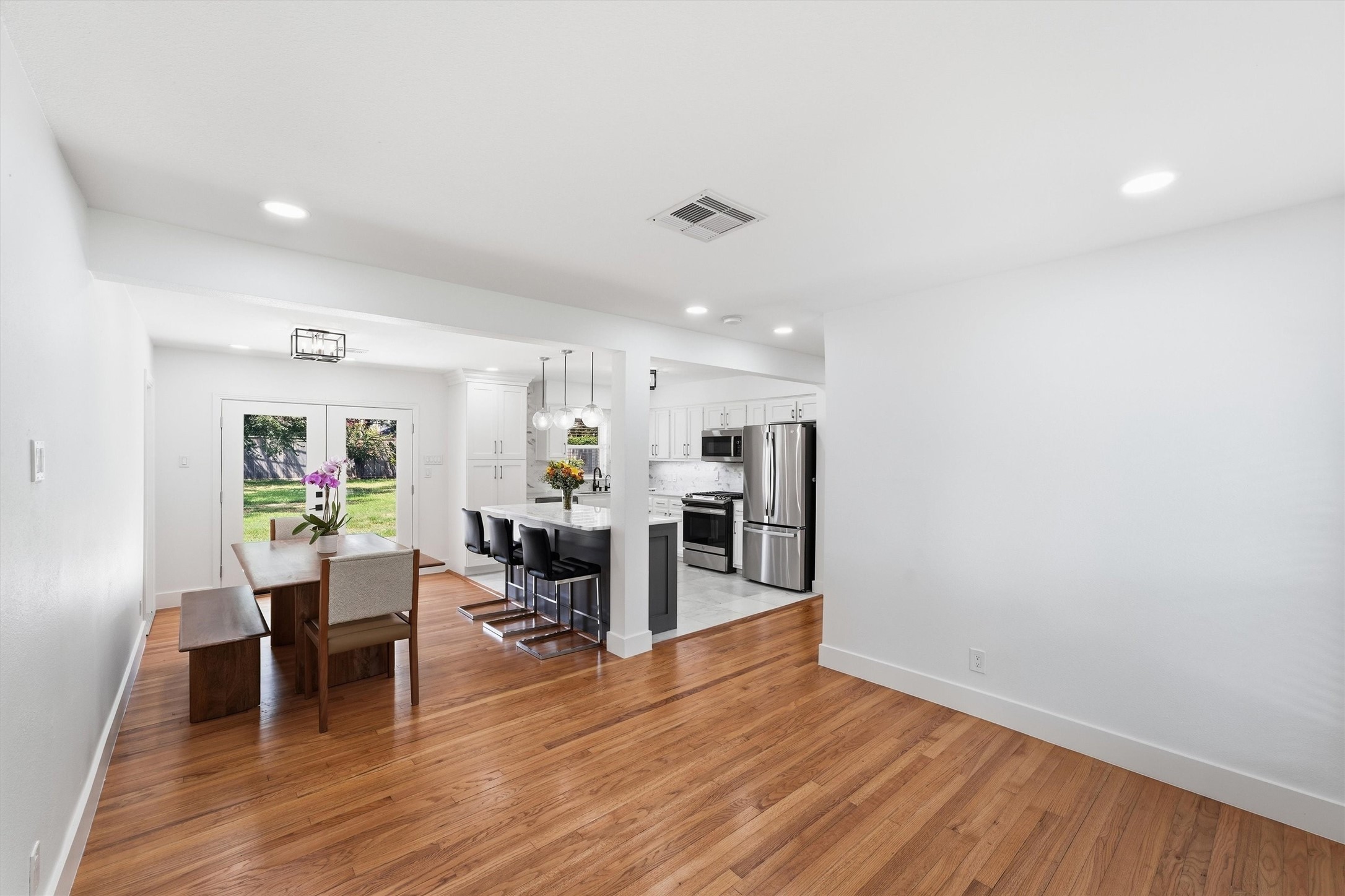2014 Woodcrest Drive Property Photo 12