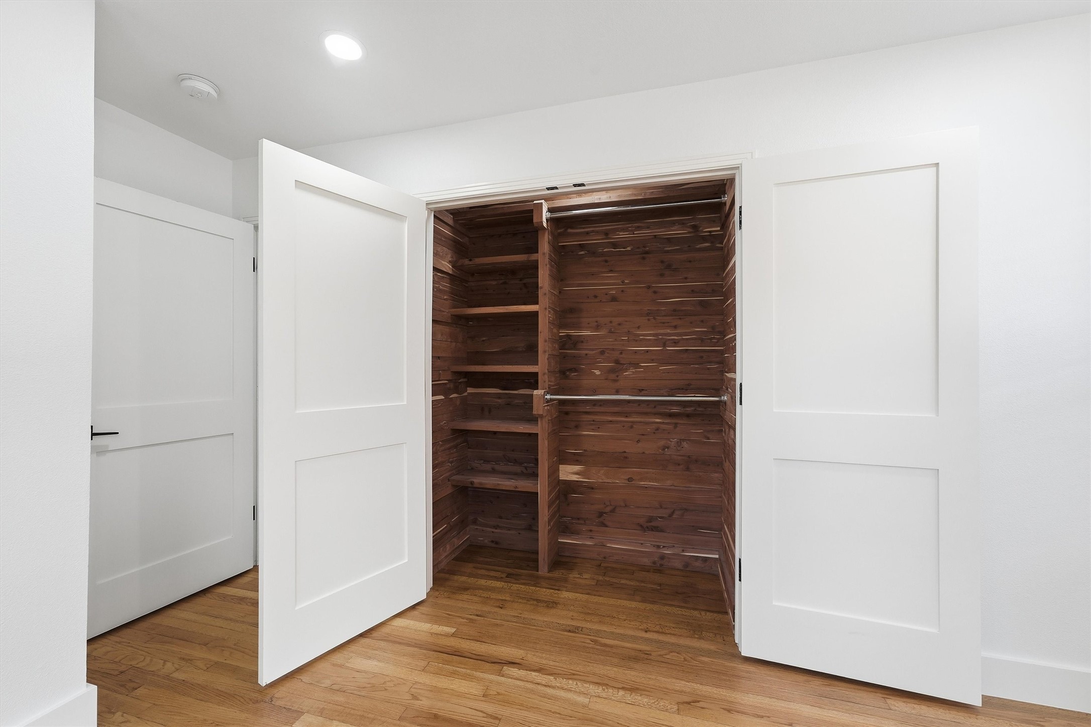 2014 Woodcrest Drive Property Photo 14