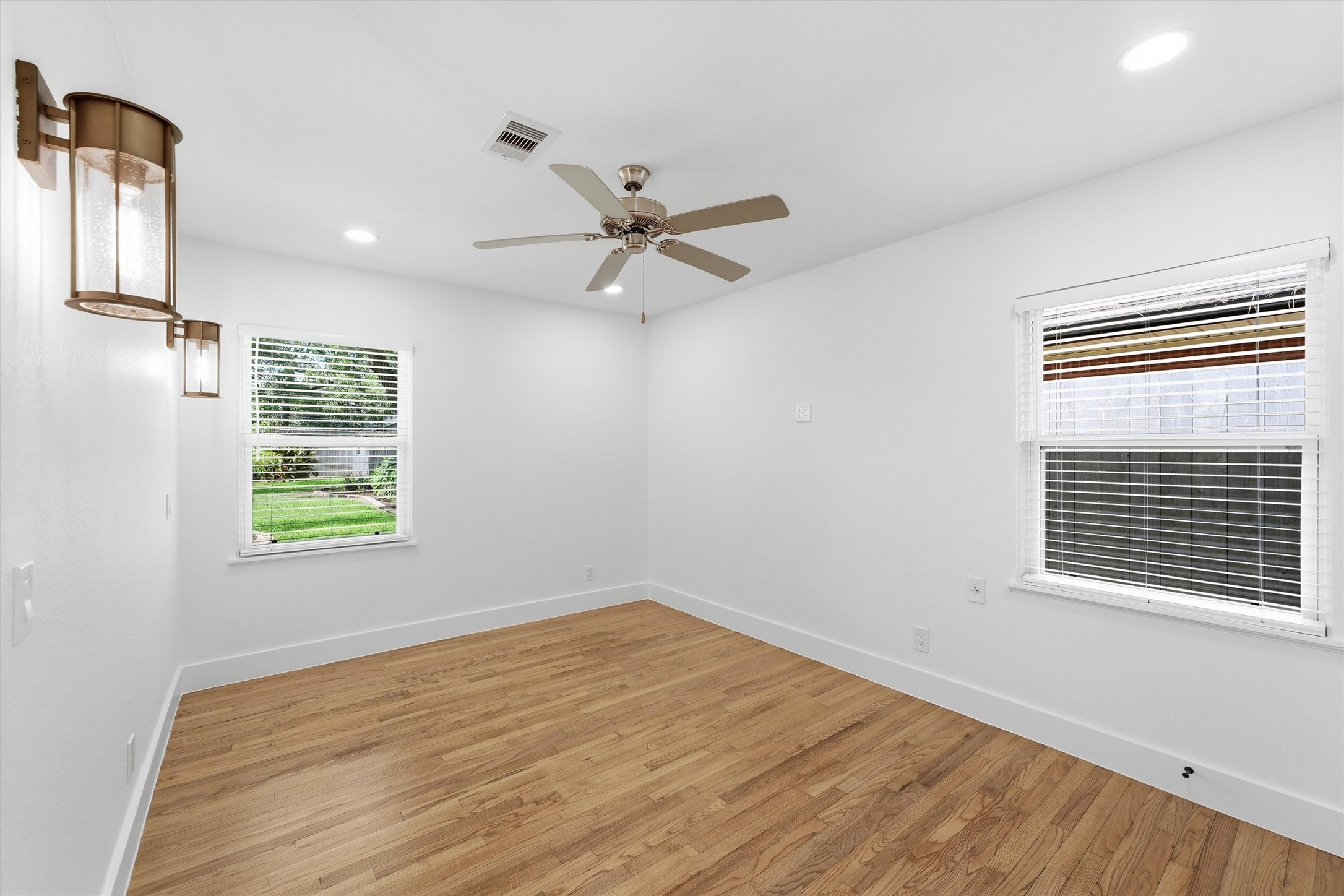 2014 Woodcrest Drive Property Photo 18