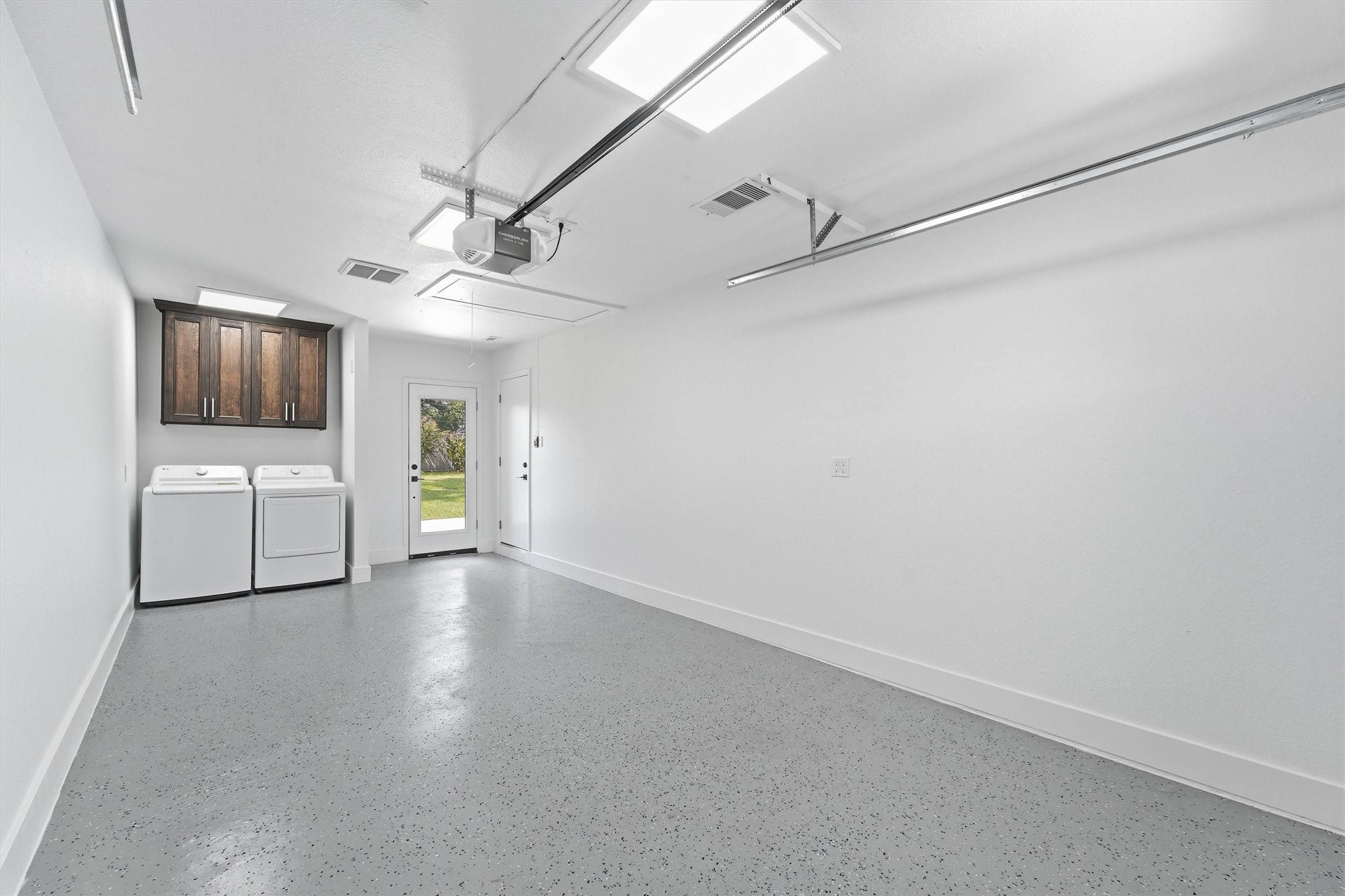 2014 Woodcrest Drive Property Photo 22
