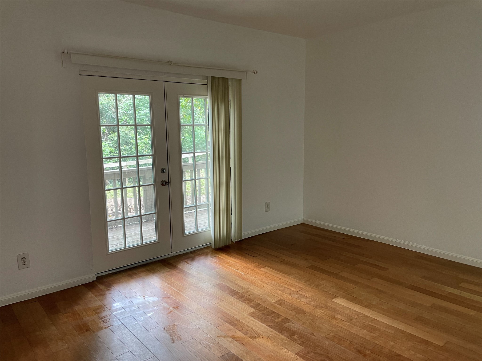 2100 Tanglewilde Street 597 Property Photo 6