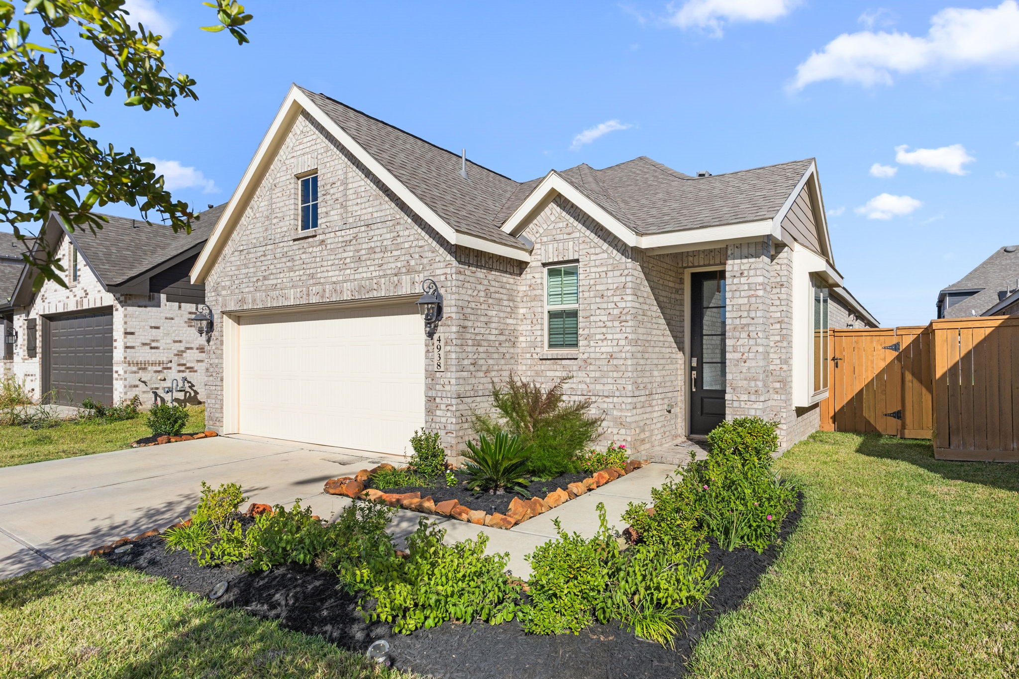 4938 Sand Clouds Drive Property Photo 2