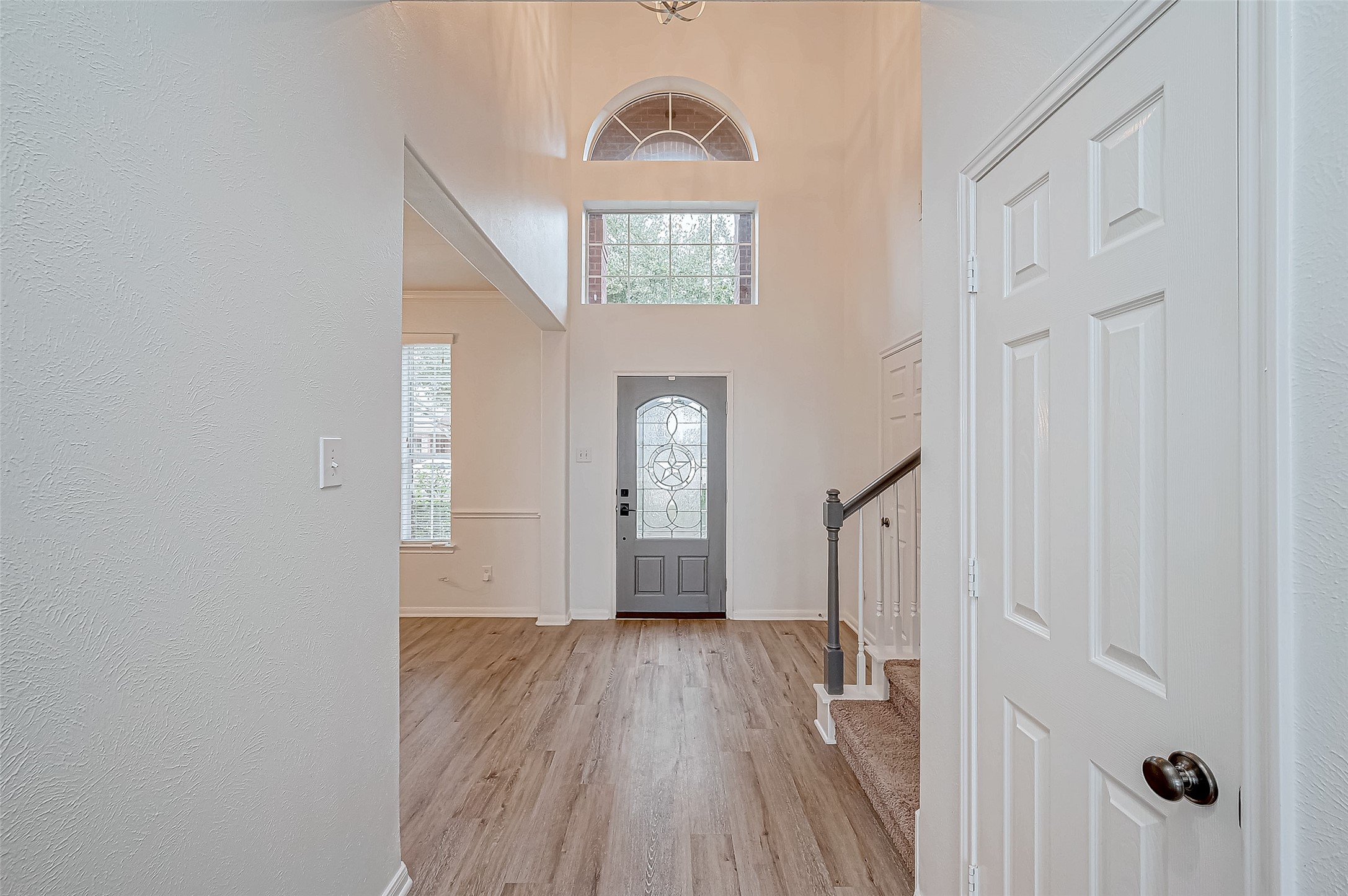 2207 Daroca Drive Property Photo 4
