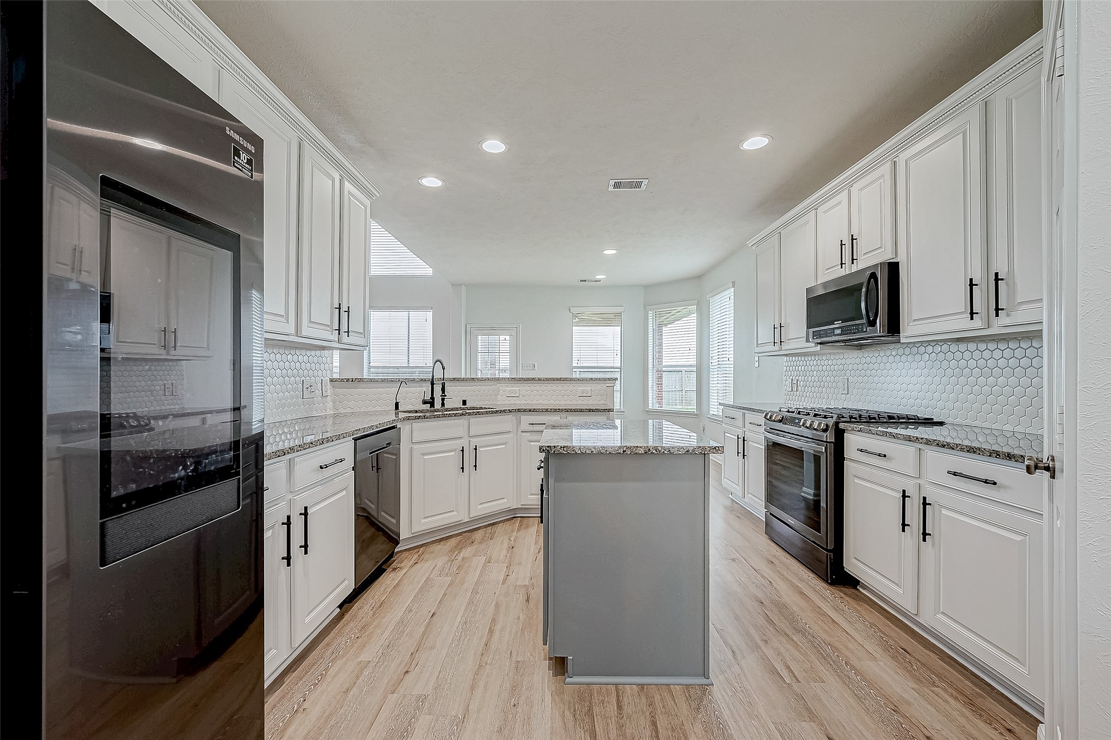 2207 Daroca Drive Property Photo 13
