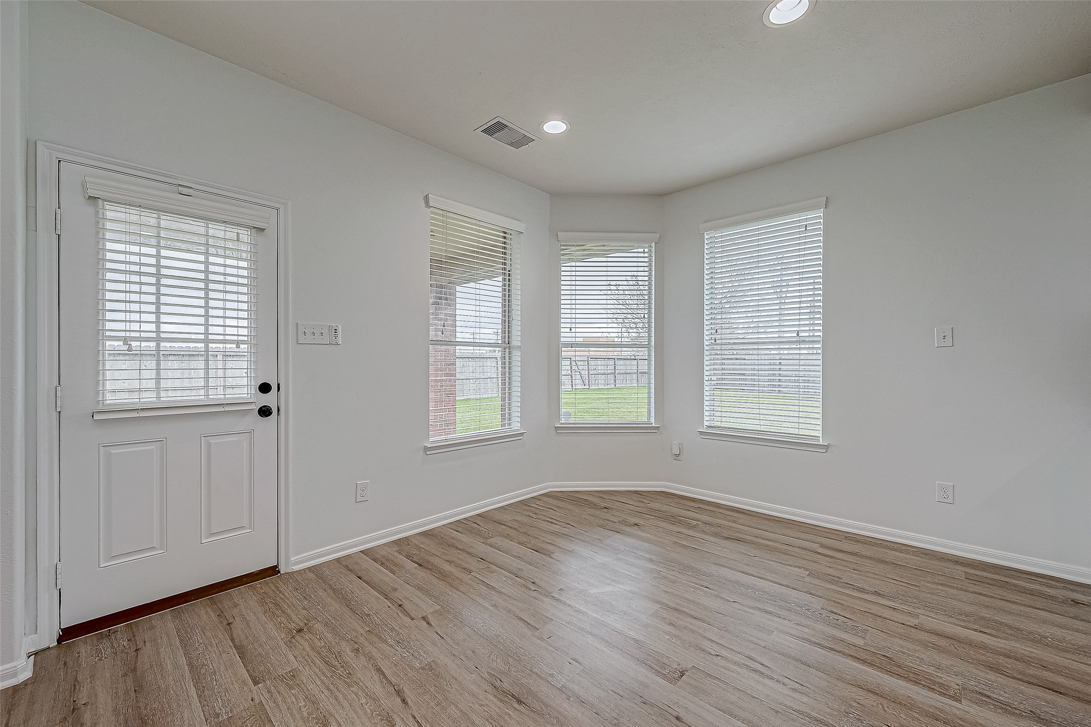 2207 Daroca Drive Property Photo 21