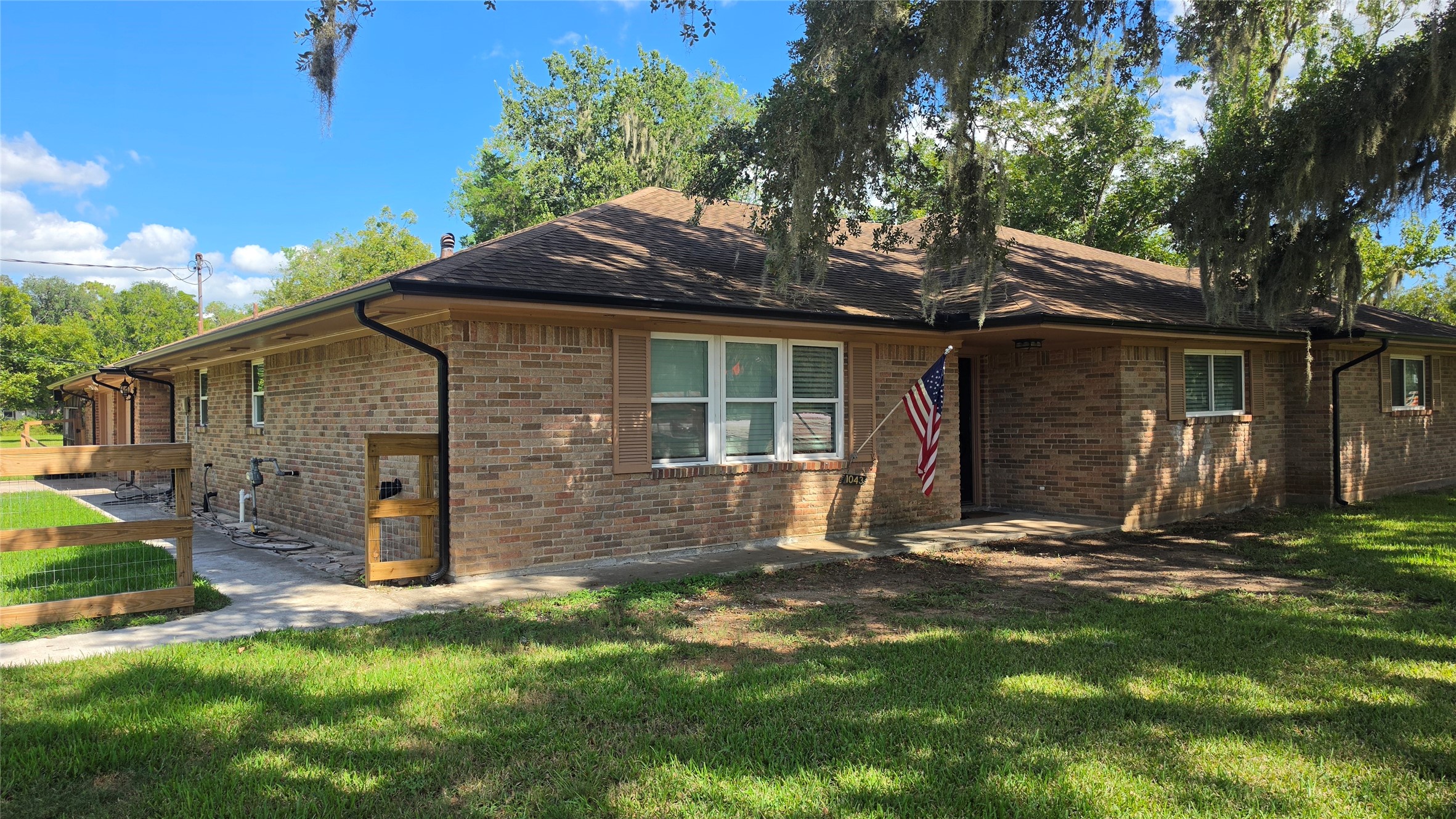 1043 Columbia Drive Property Photo 2