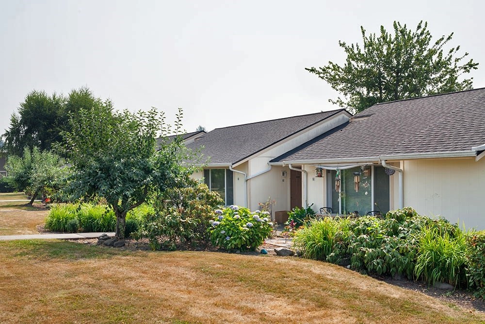 2649 Warner Avenue W Property Photo 3