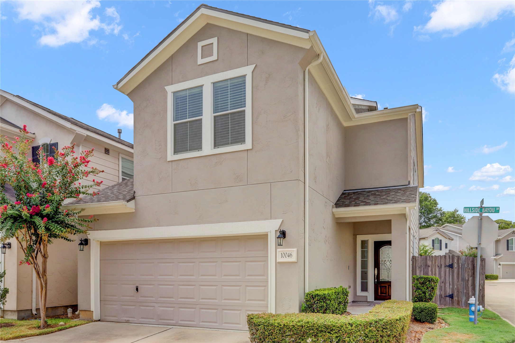 10046 Hillside Bayou Drive Property Photo 1