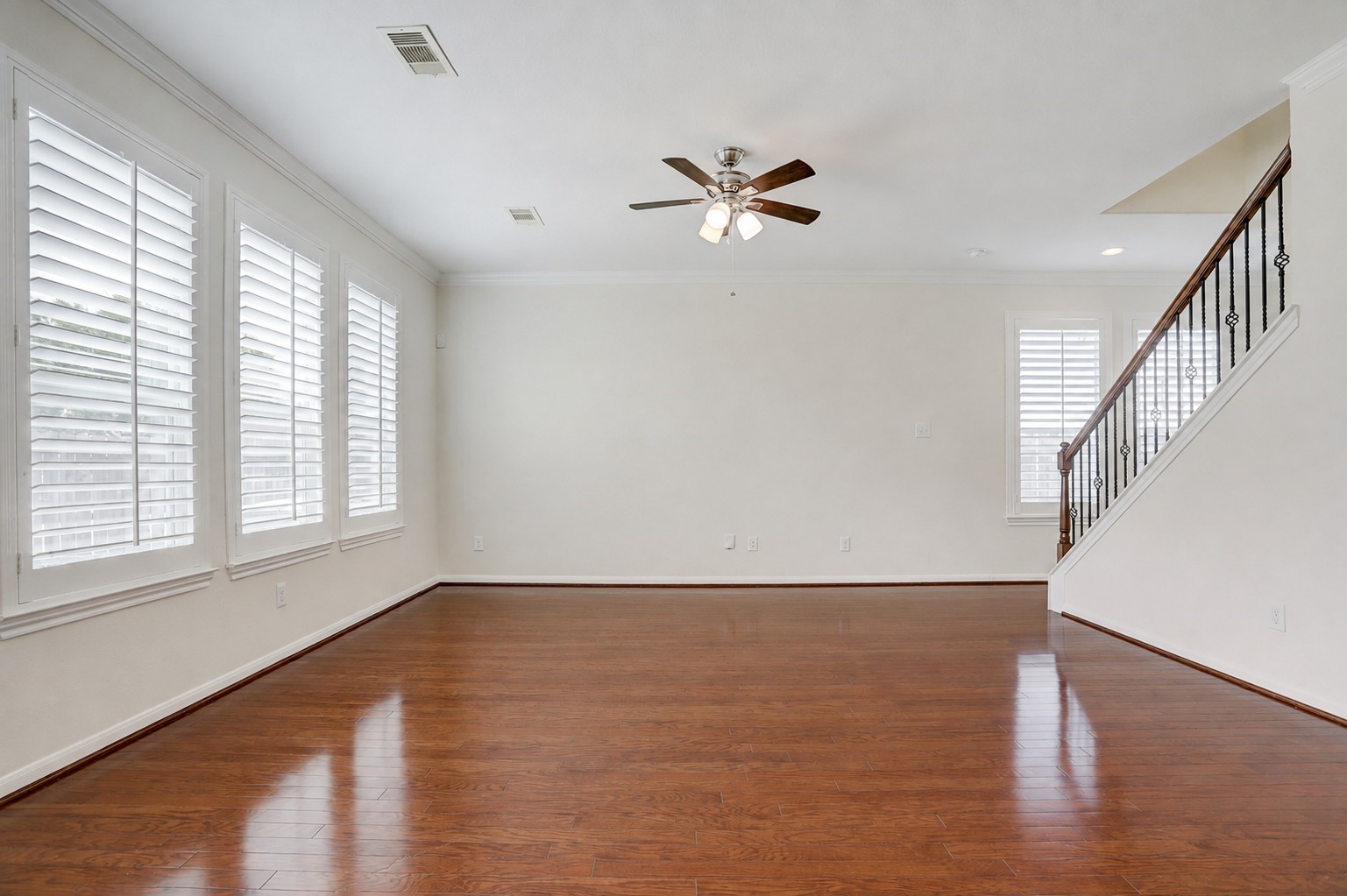 10046 Hillside Bayou Drive Property Photo 3