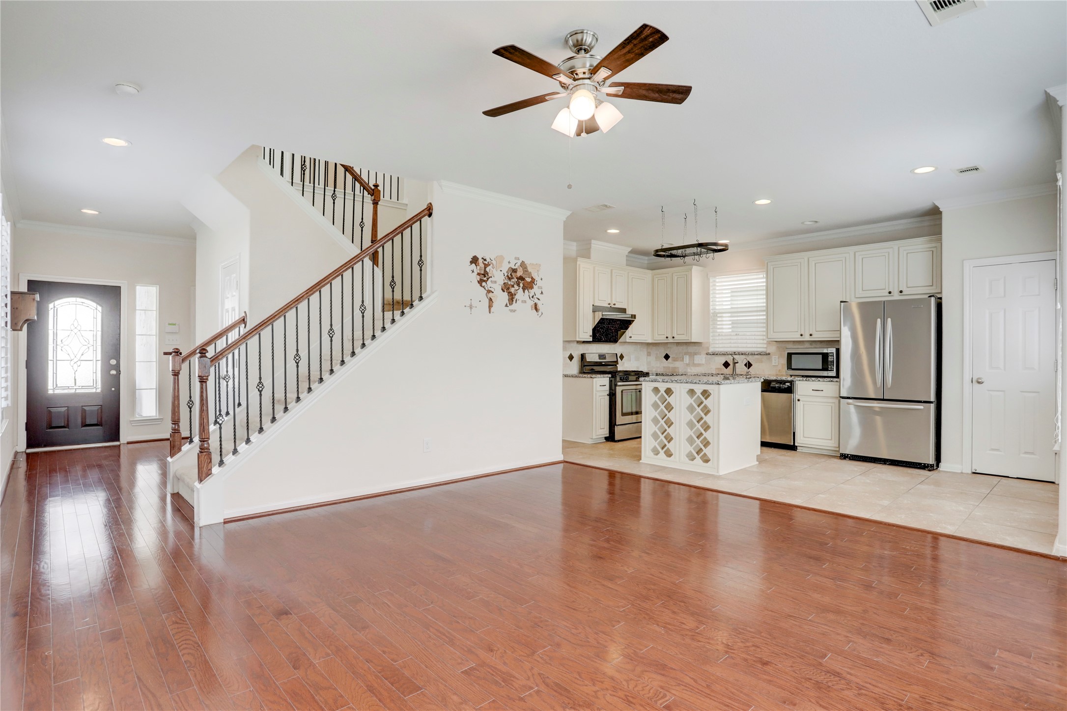 10046 Hillside Bayou Drive Property Photo 5