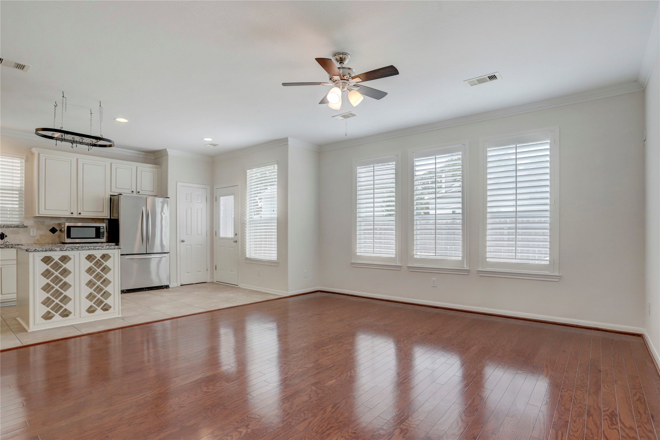 10046 Hillside Bayou Drive Property Photo 6