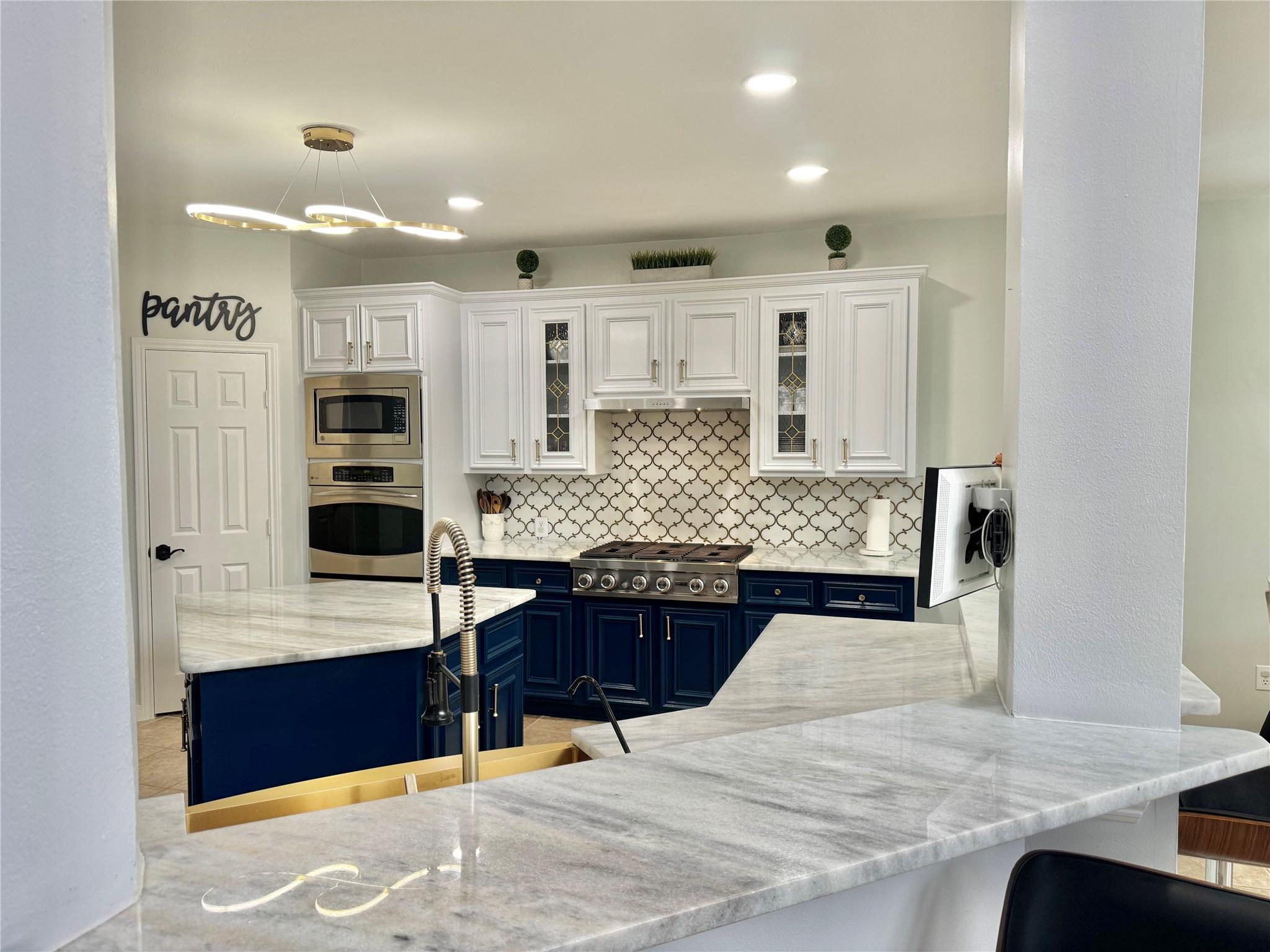 4514 Buffalo Lake Court Property Photo 2