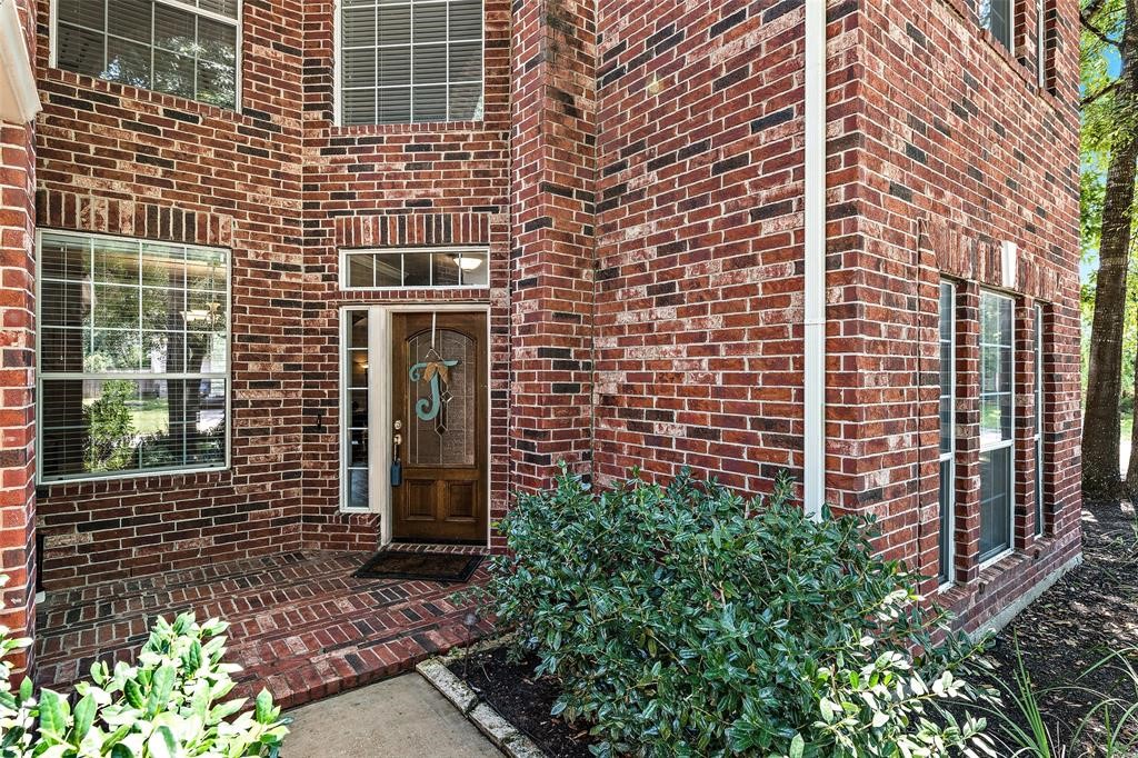 2 Hollow Glen Place Property Photo 3