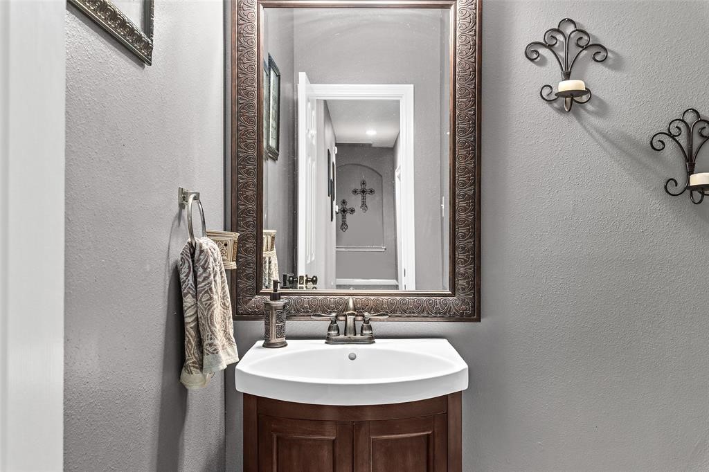 2 Hollow Glen Place Property Photo 8