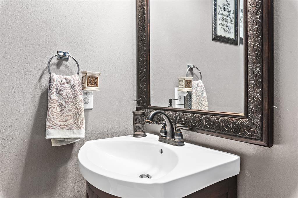 2 Hollow Glen Place Property Photo 9