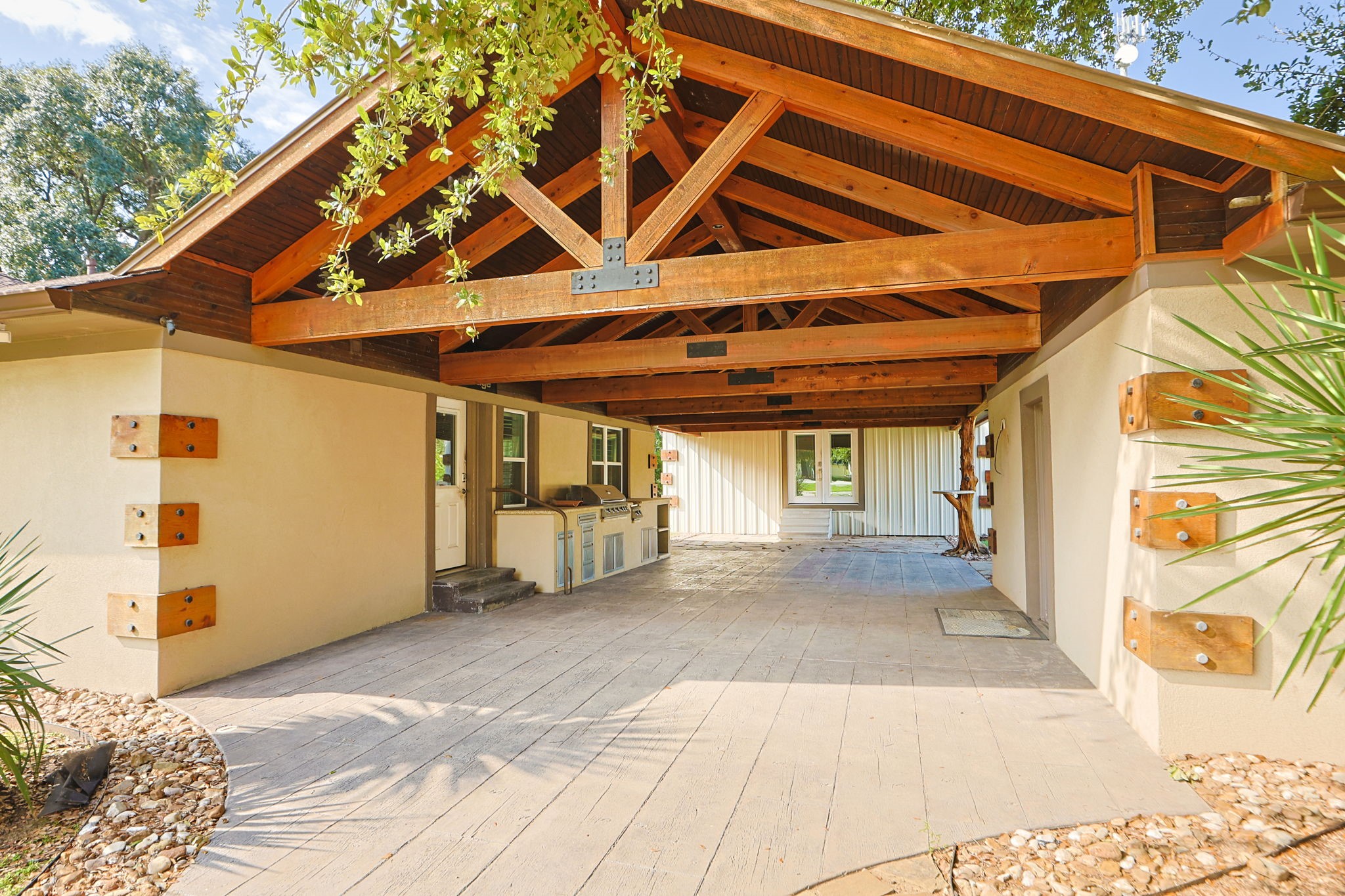 5907 Spring Cypress Road Property Photo 4