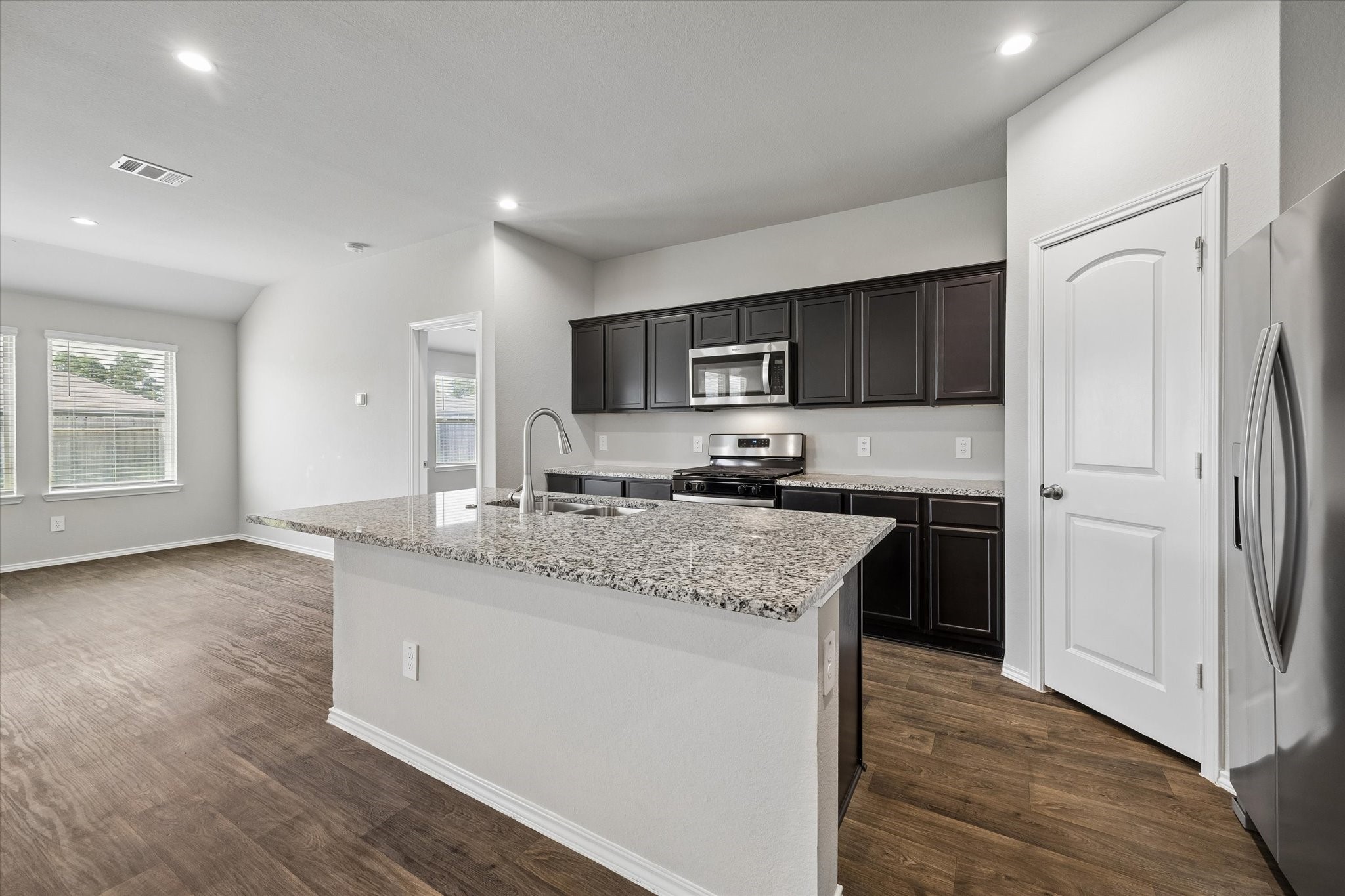 40463 Garden Heights Lane Property Photo 14