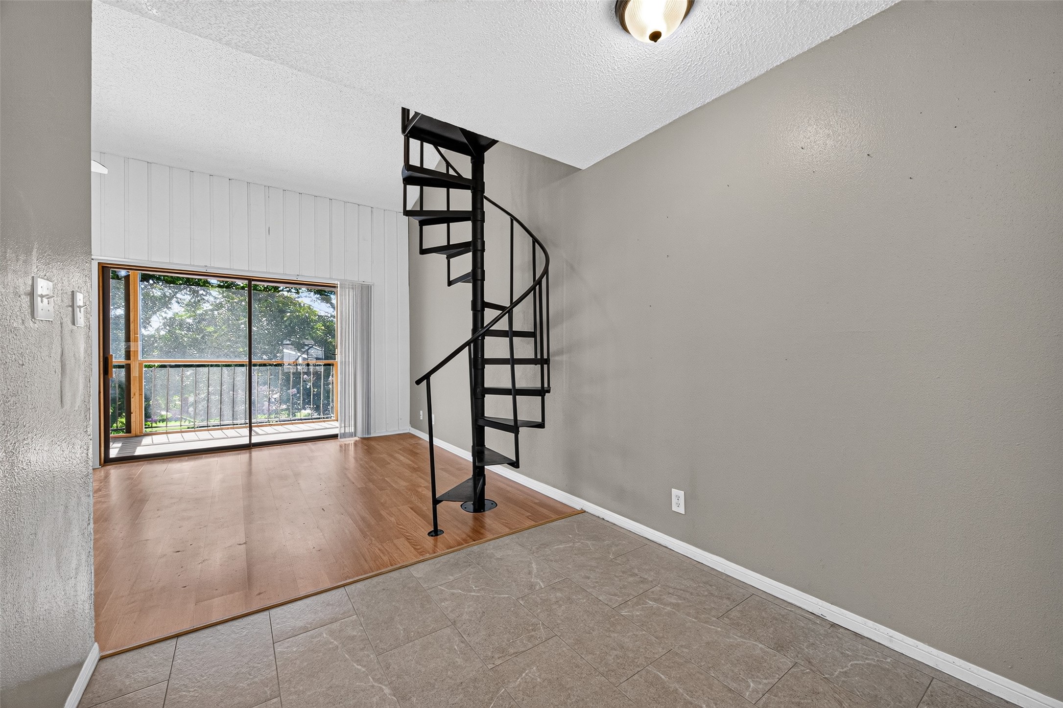 201 Lakeview Terrace Terrace Property Photo 5