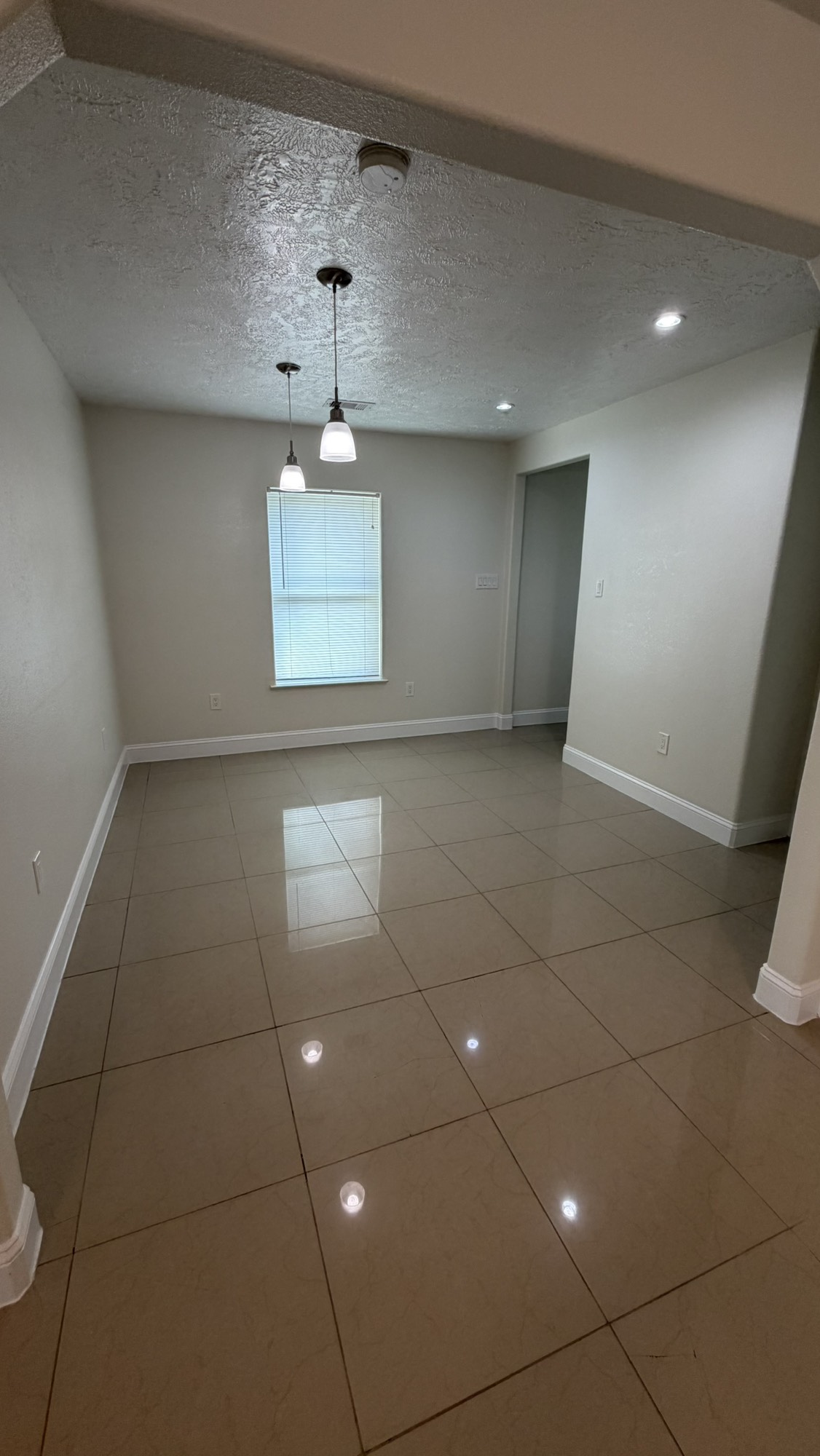 3507 E Lockwood Drive Property Photo 4
