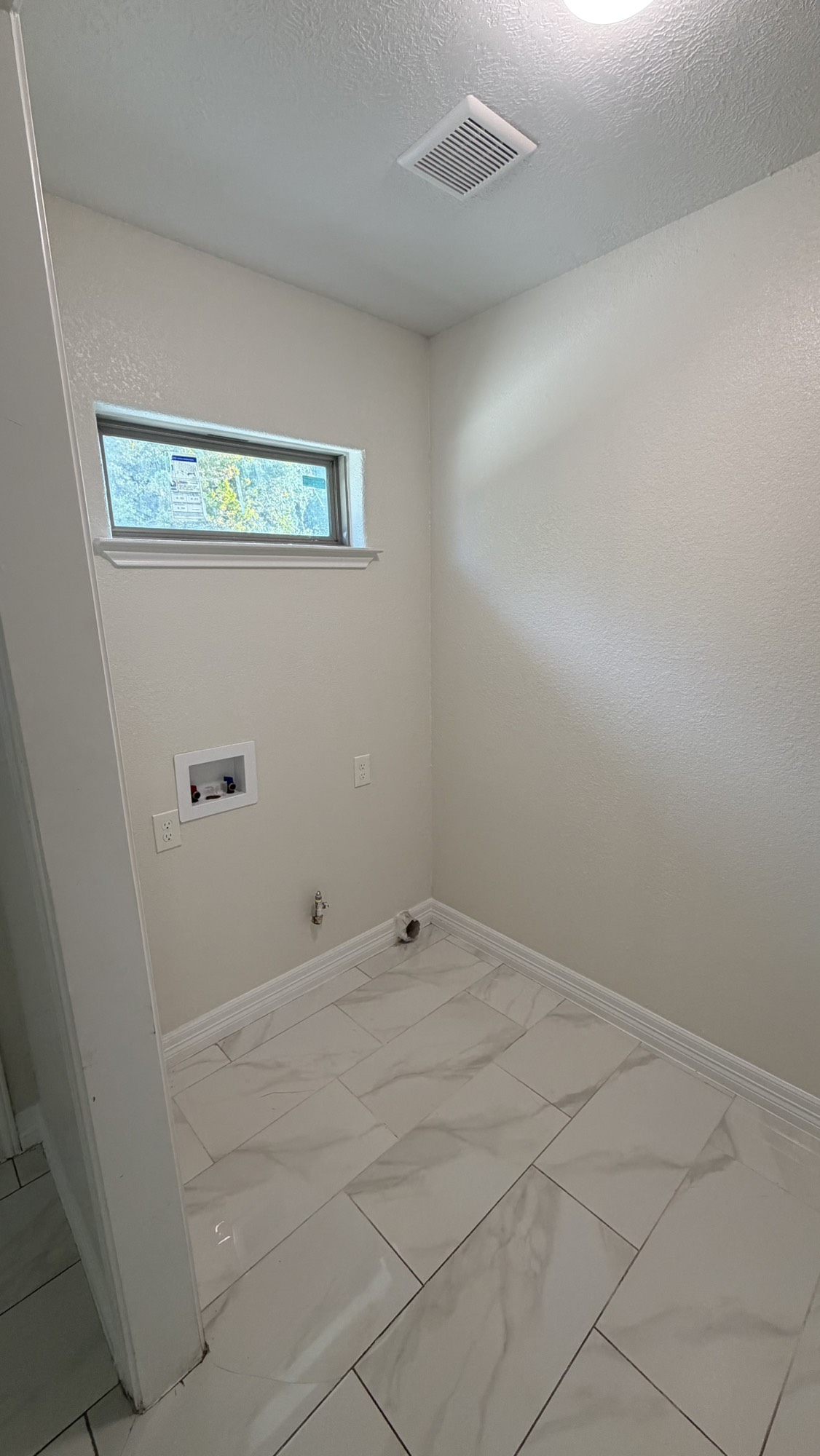 3507 E Lockwood Drive Property Photo 5
