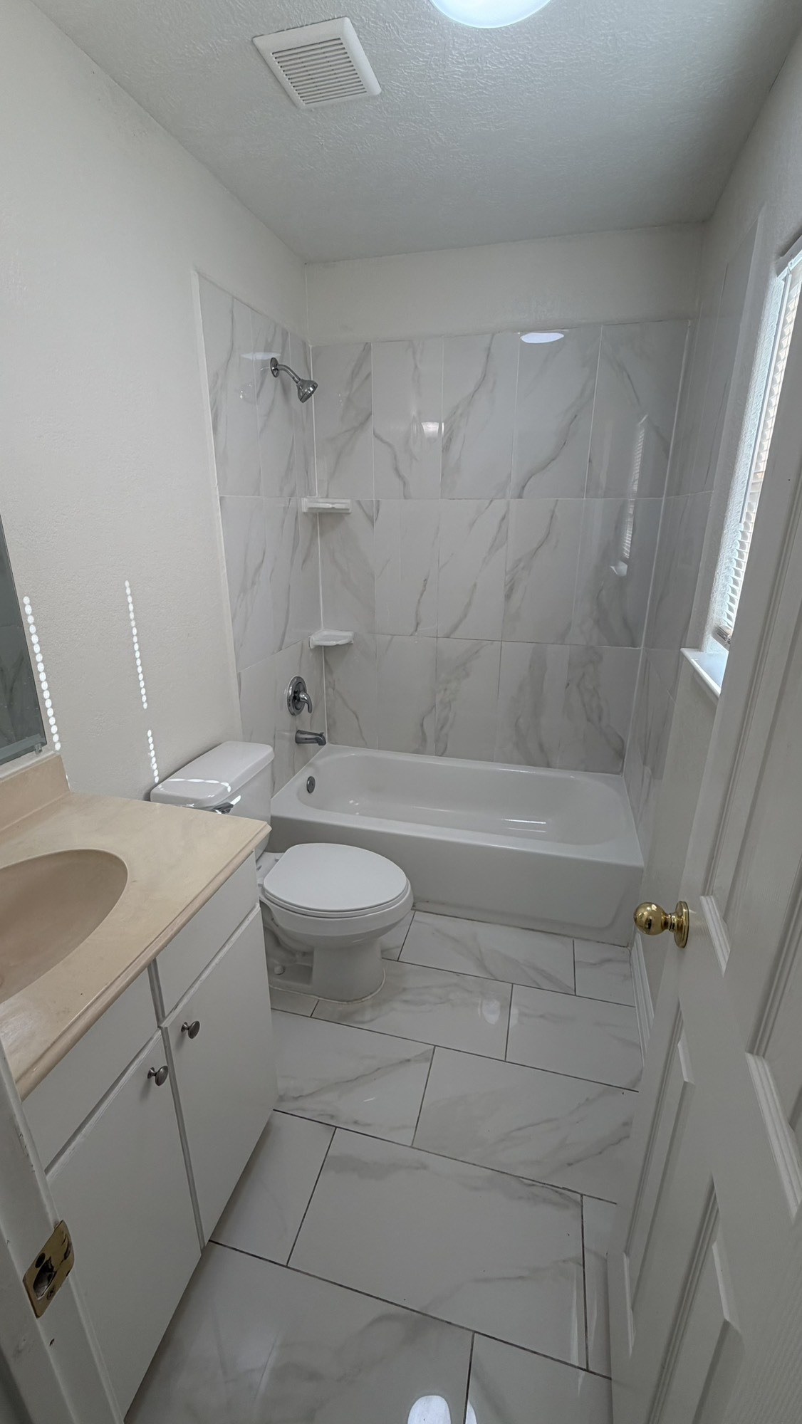 3507 E Lockwood Drive Property Photo 9