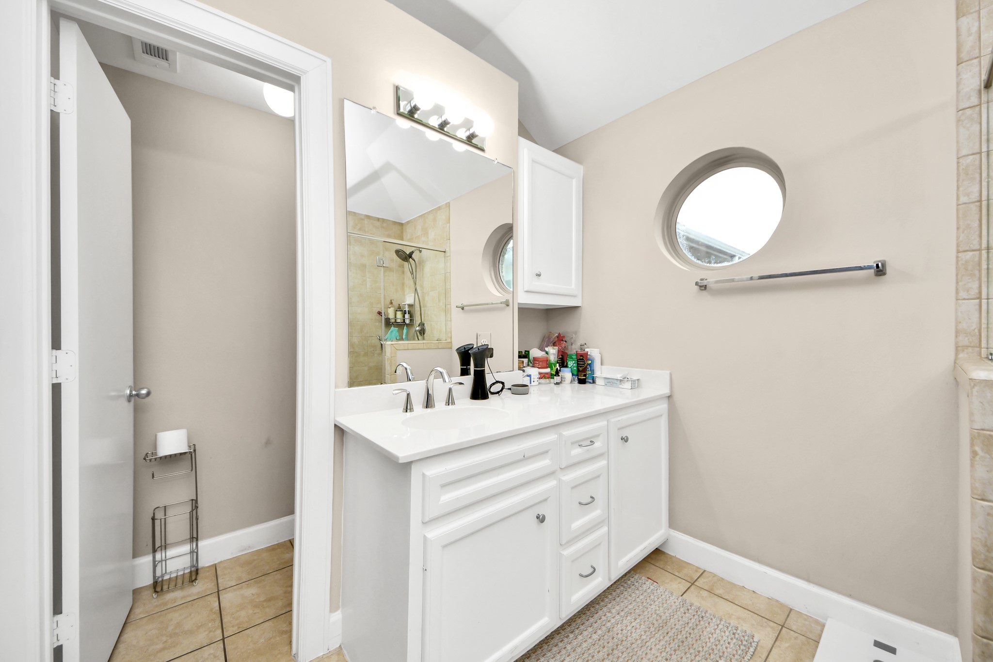 5951 South Loop E 44 Property Photo 22