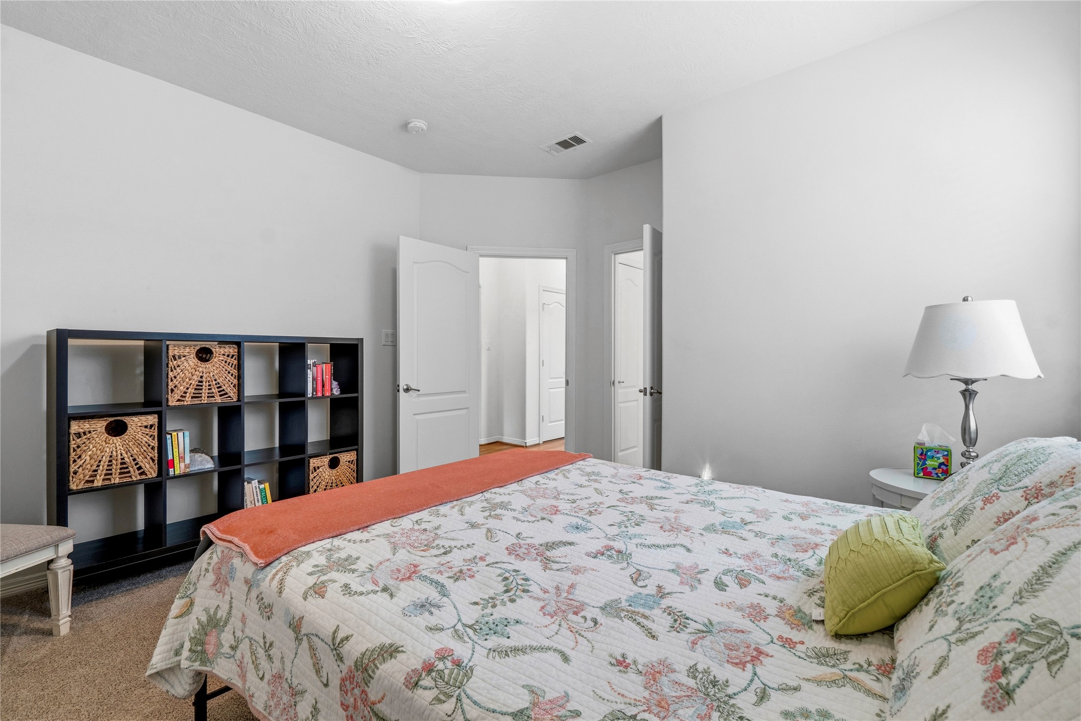 4906 Canterbury Way Property Photo 6