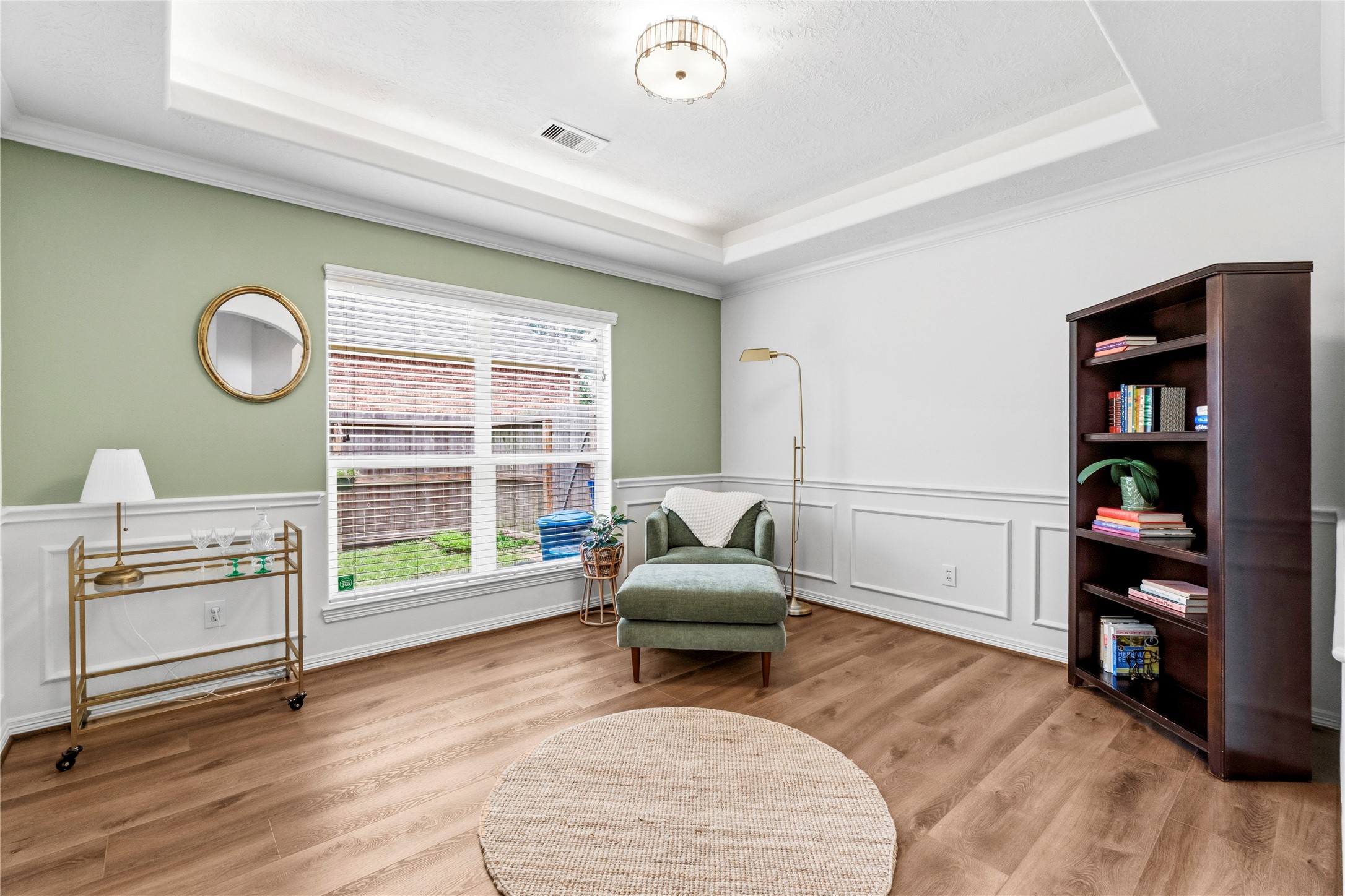 4906 Canterbury Way Property Photo 14