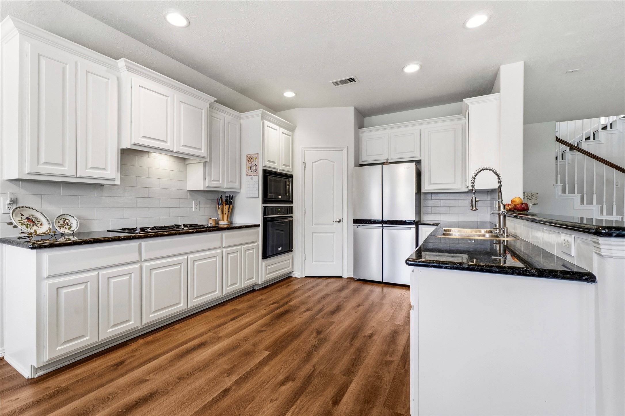 4906 Canterbury Way Property Photo 19