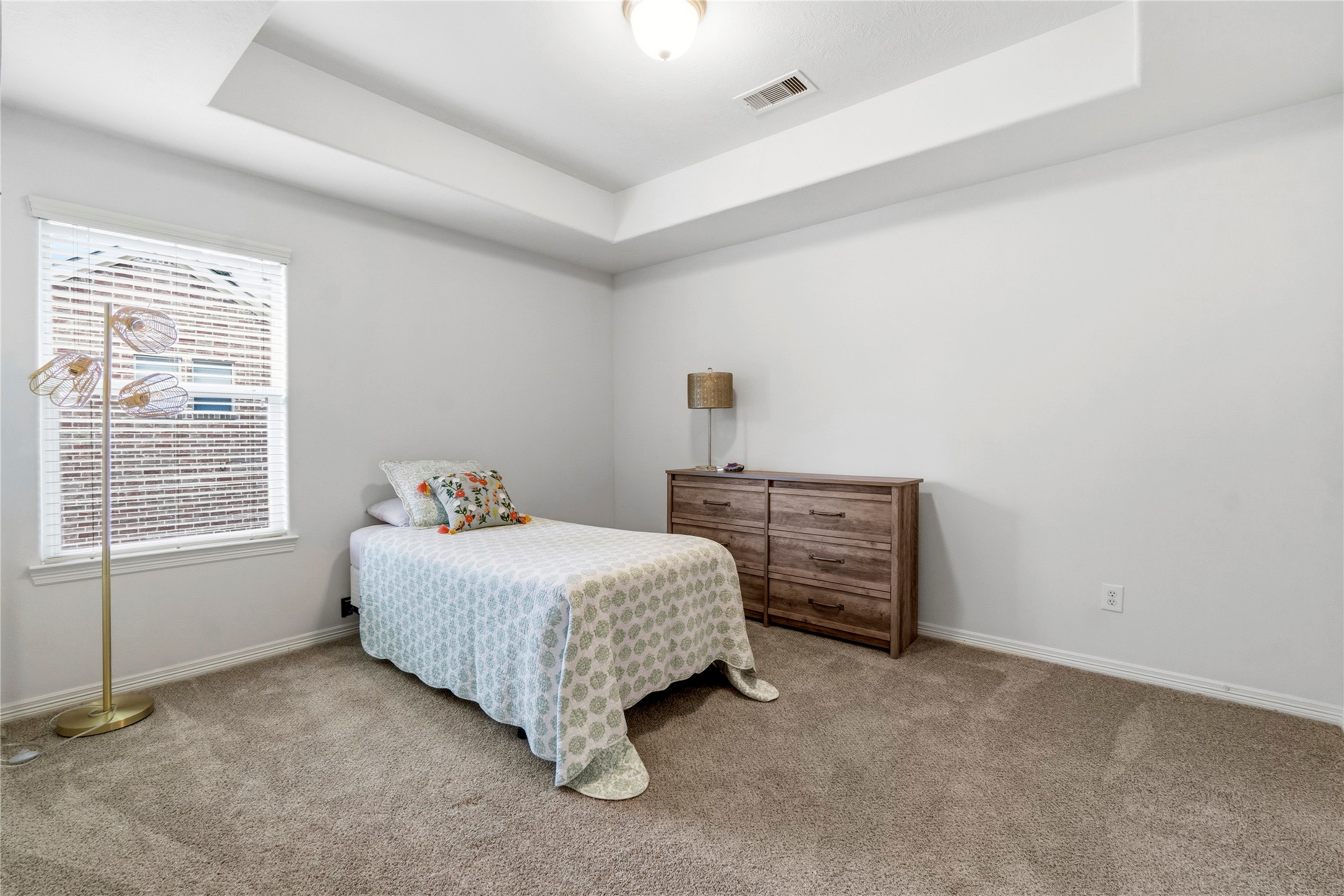 4906 Canterbury Way Property Photo 28
