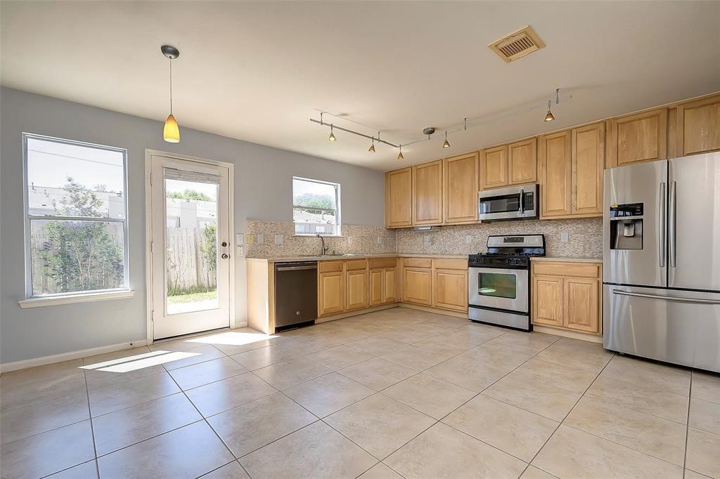 6707 Wild Pecan Trail Property Photo 5