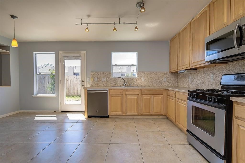 6707 Wild Pecan Trail Property Photo 6