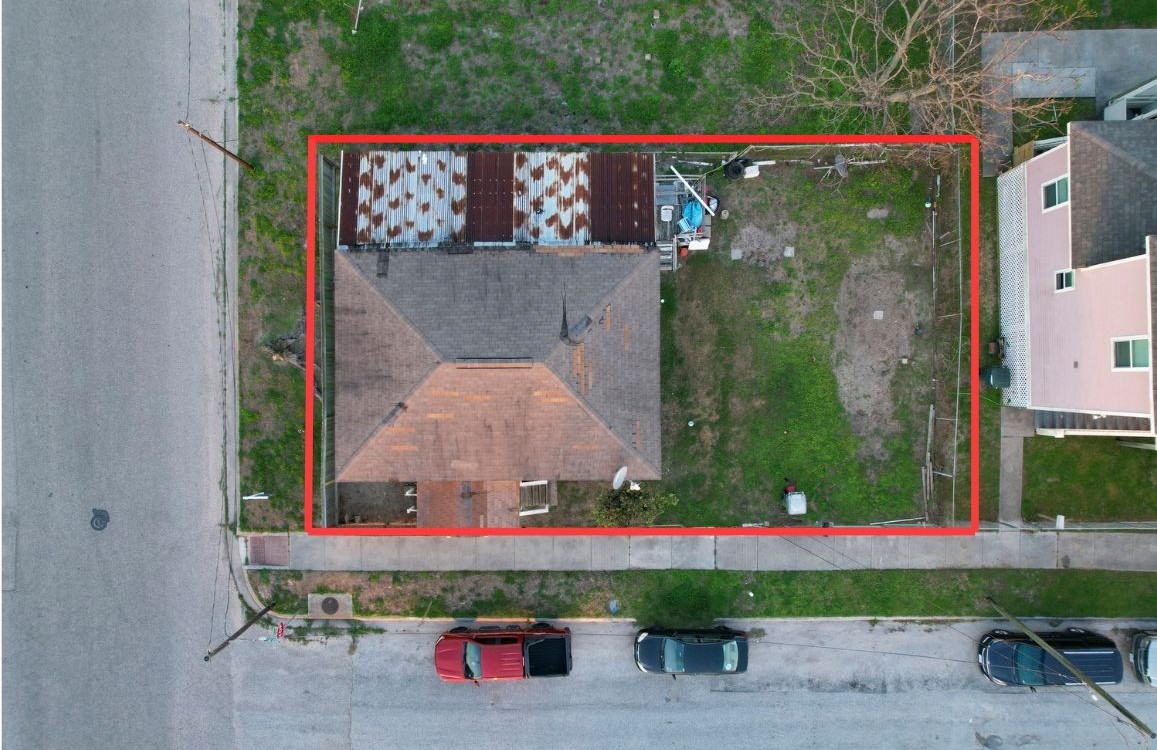 604 42nd Street Property Photo 1