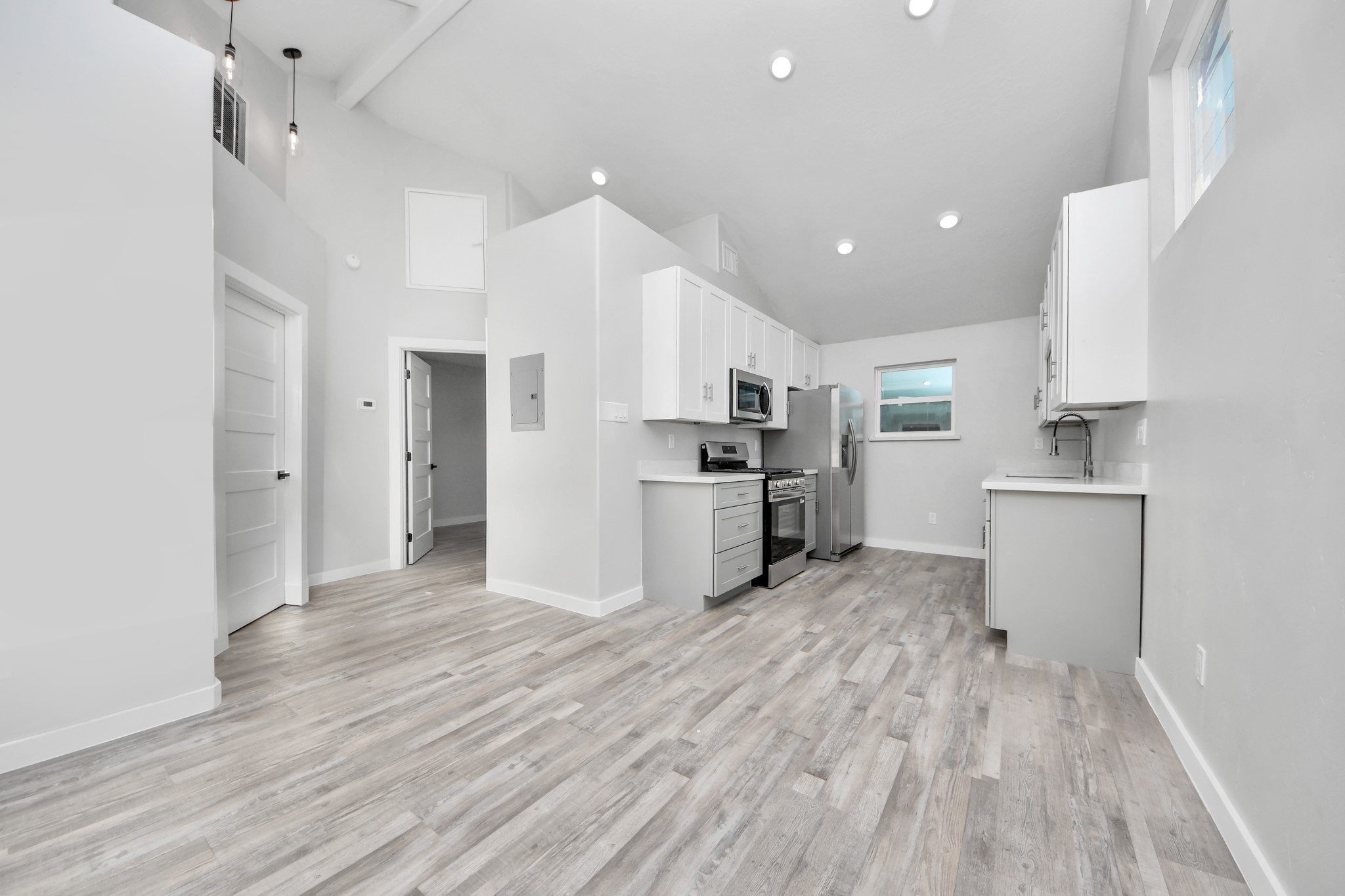 6201 Batterson Street Property Photo 10