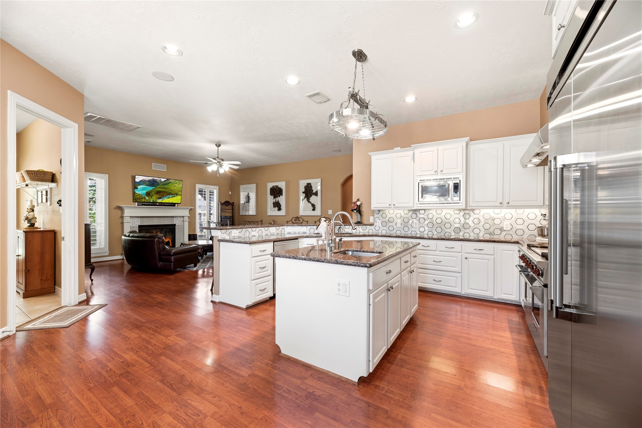 8106 Hollowhaven Court Property Photo 11