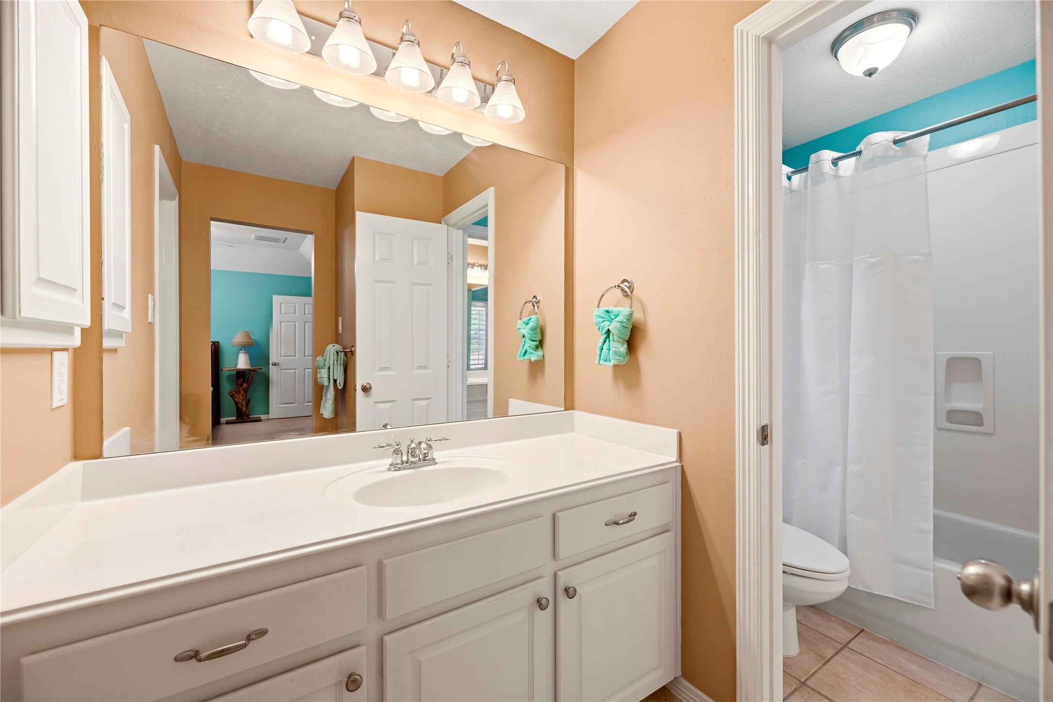 8106 Hollowhaven Court Property Photo 21