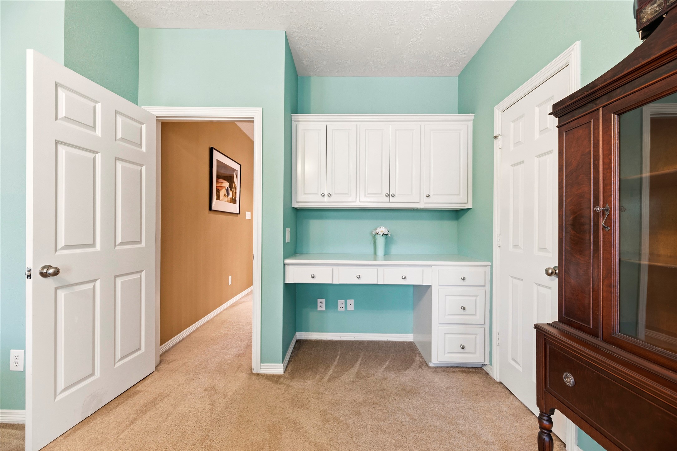 8106 Hollowhaven Court Property Photo 24